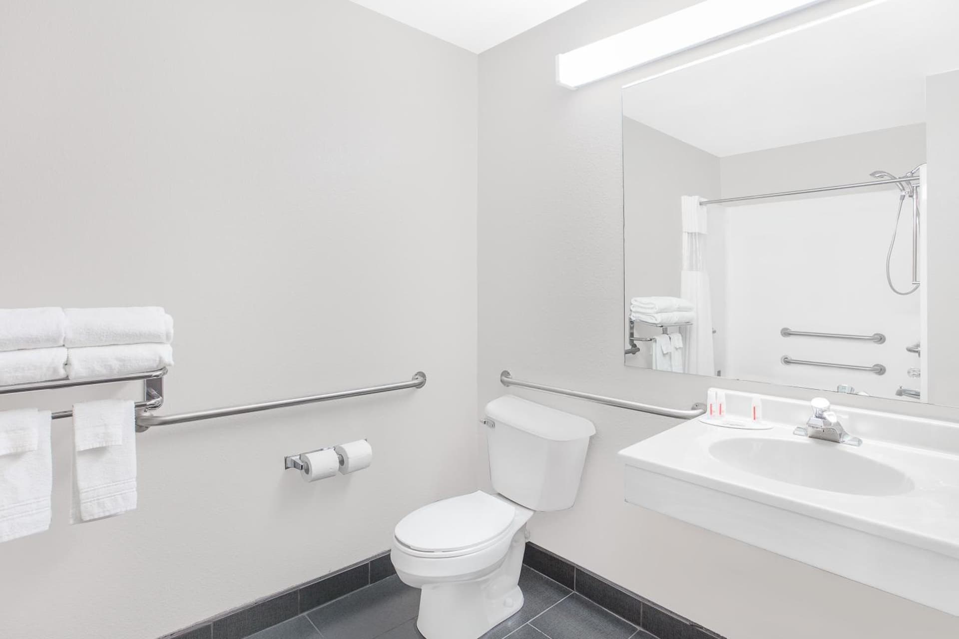 Microtel Inn and Suites by Wyndham Appleton gallery photo in Appleton, WI — image 10