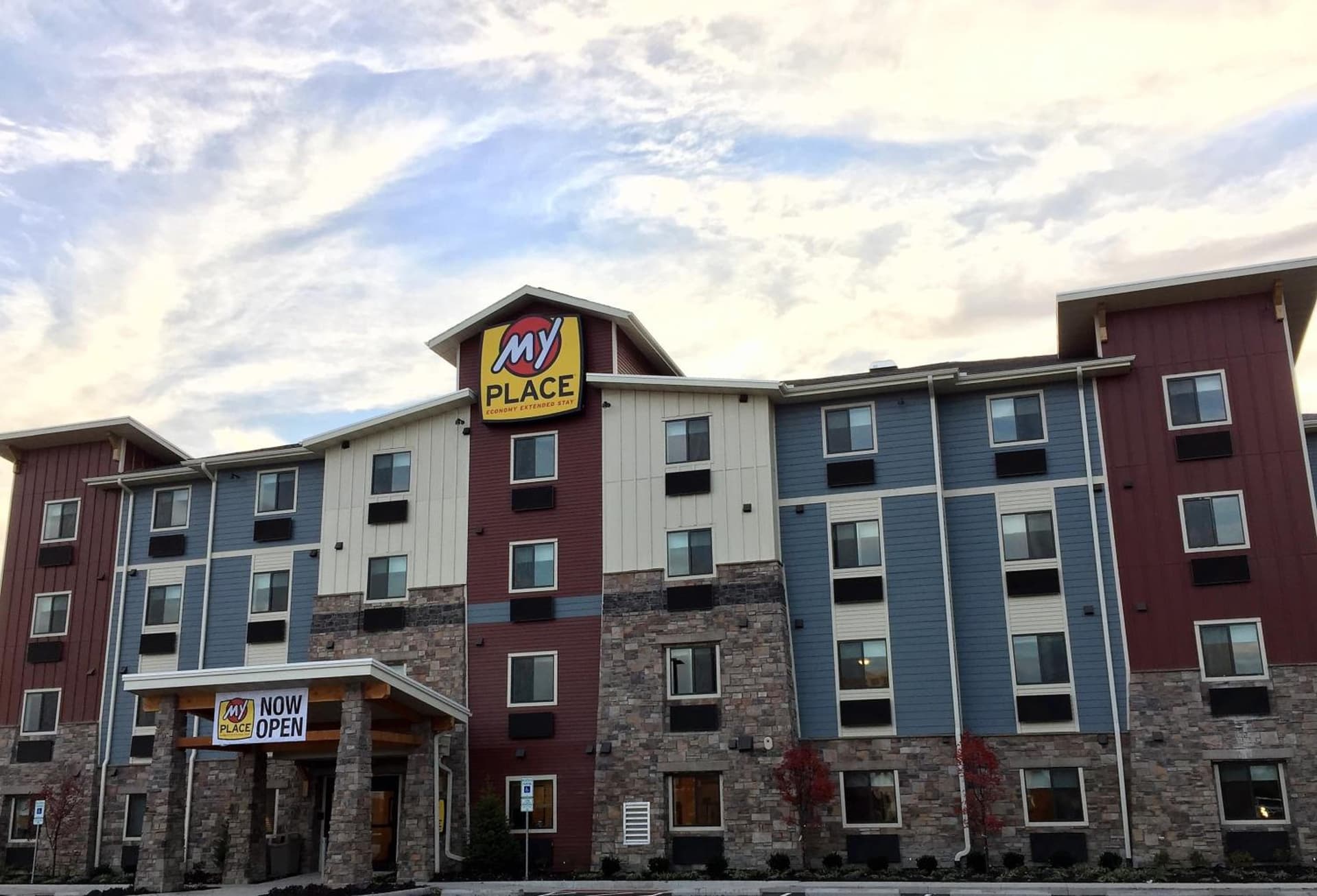 My Place Hotel-Kansas City/Independence Mo interior in Independence, MO — gallery photo 2