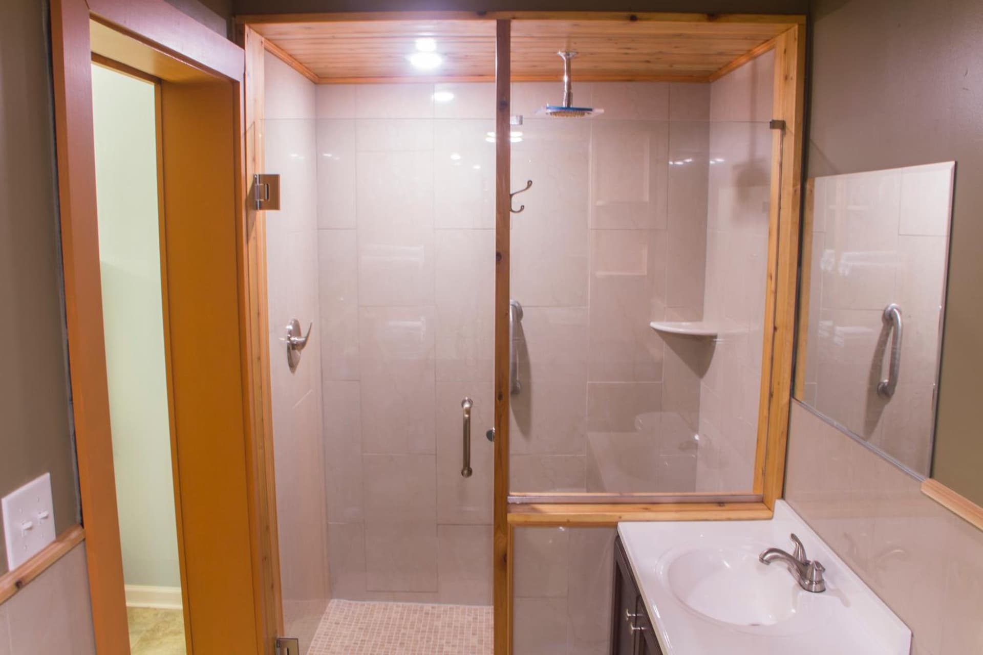 Chateau Suites property views in Norristown, PA — gallery photo 3