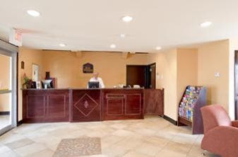 Garden Inn Hotel interior in Union City, GA — gallery photo 2