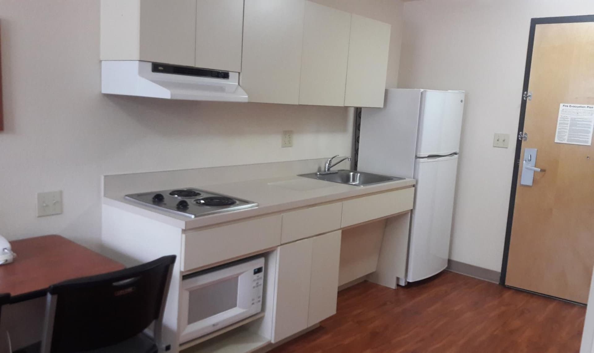 Best Studio Inn Homestead (Extended Stay) interior in Homestead, FL — gallery photo 2