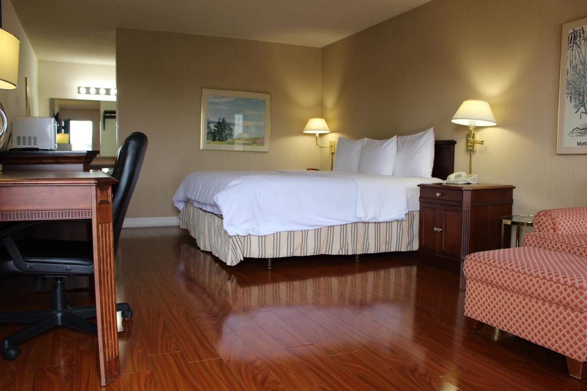 Days Inn & Suites by Wyndham Sunnyvale gallery photo in Sunnyvale, CA — image 21