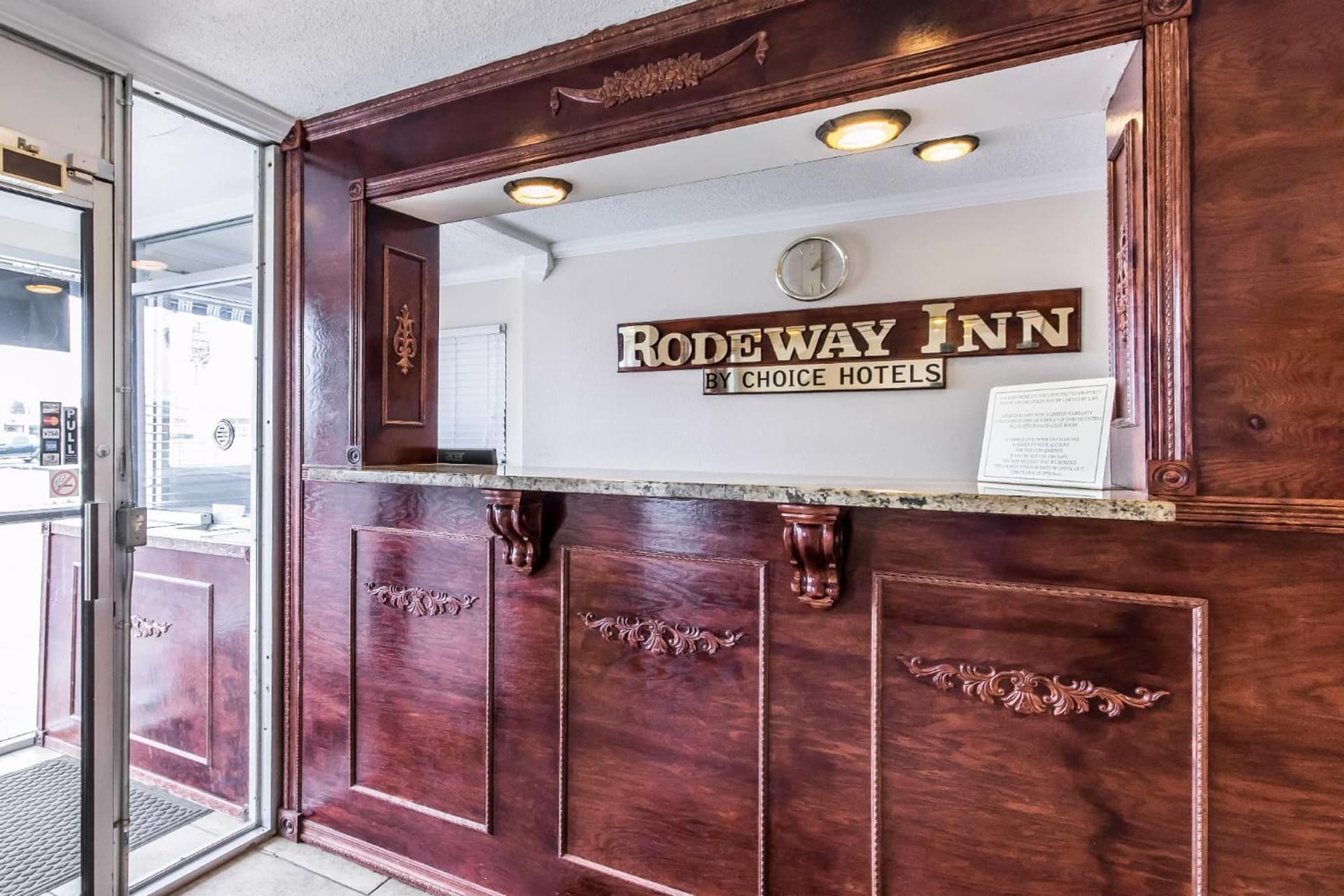 Rodeway Inn Hopkinsville interior in Hopkinsville, KY — gallery photo 2