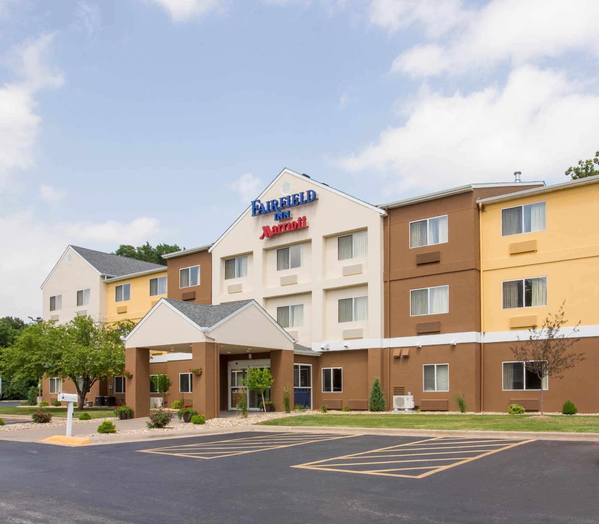 Fairfield Inn & Suites by Marriott Quincy featured exterior or lobby in Quincy, IL — similar hotel