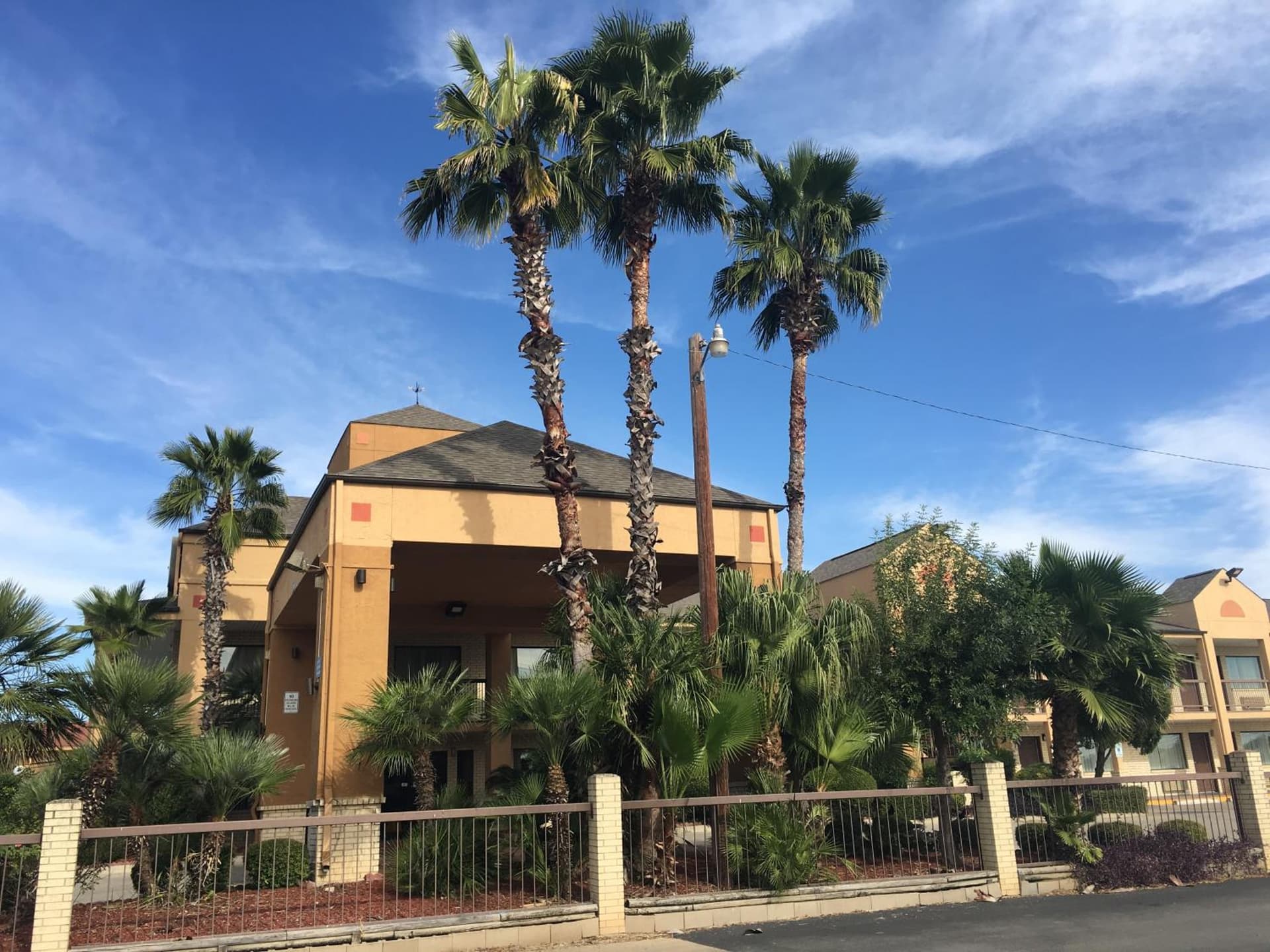Ramada by Wyndham San Antonio Near SeaWorld - Lackland AFB gallery photo in San Antonio, TX — image 23