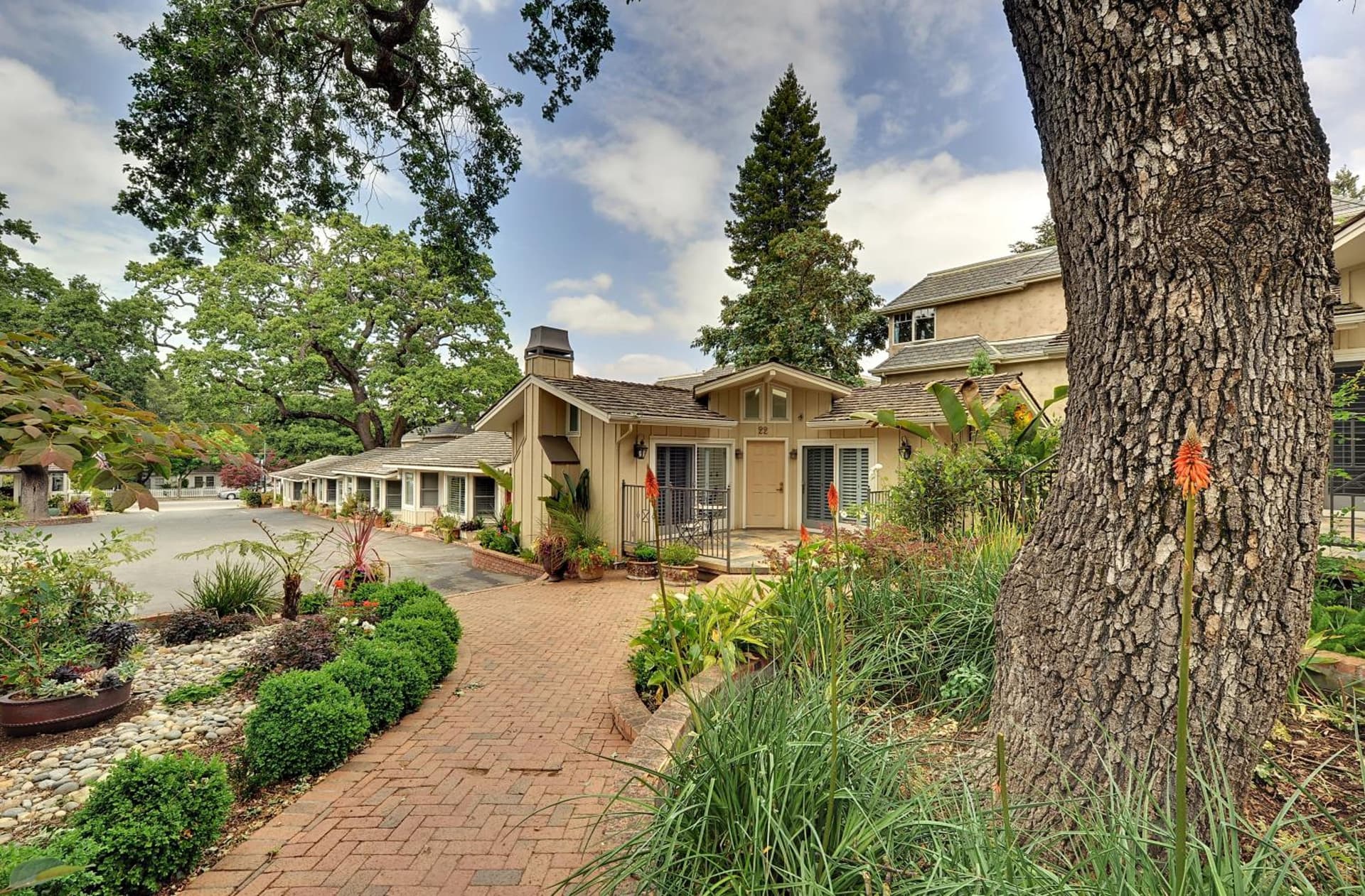 Saratoga Oaks Lodge gallery photo in Saratoga, CA — image 9