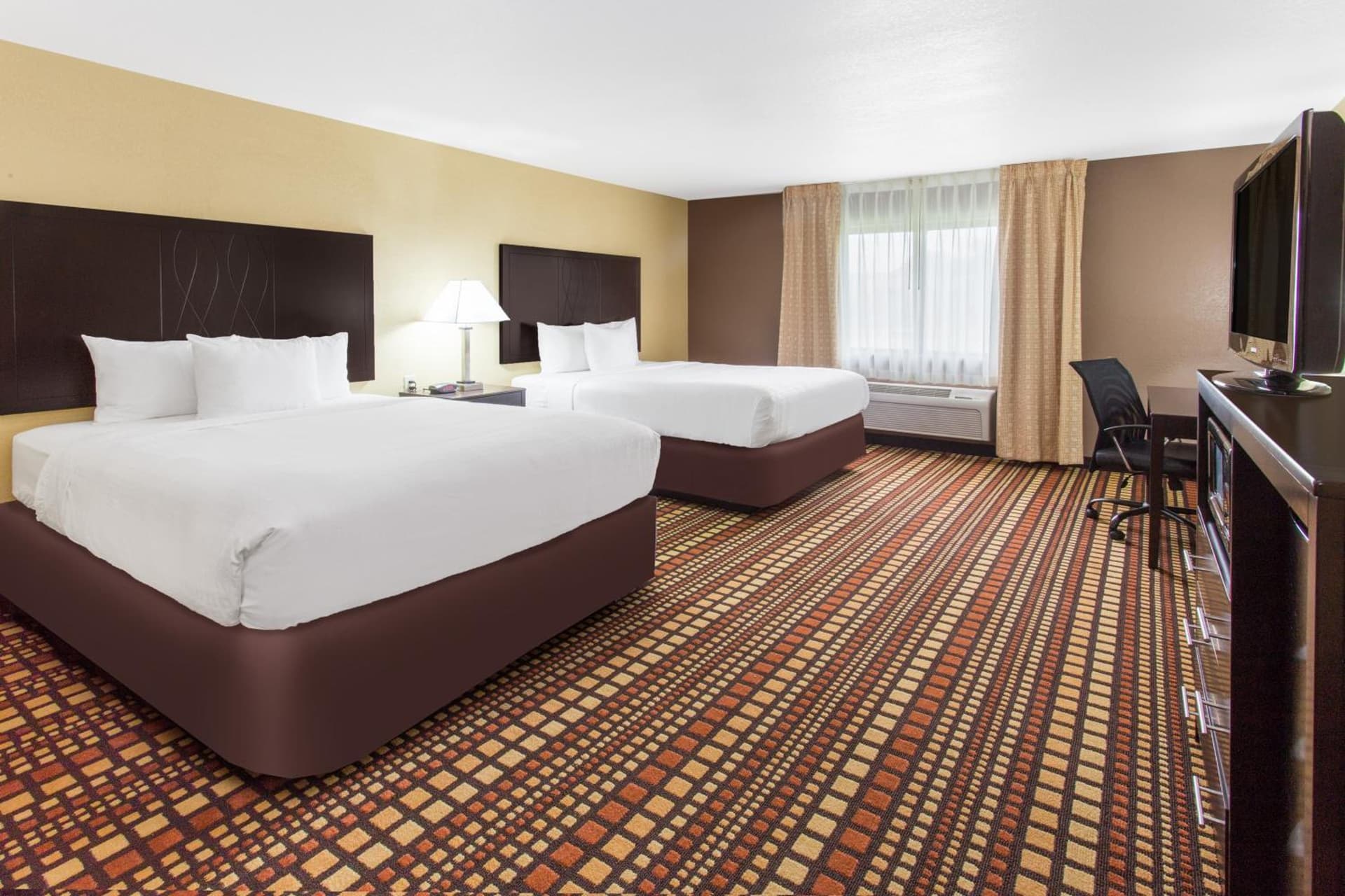 Days Inn & Suites by Wyndham Davenport East gallery photo in Davenport, IA — image 9