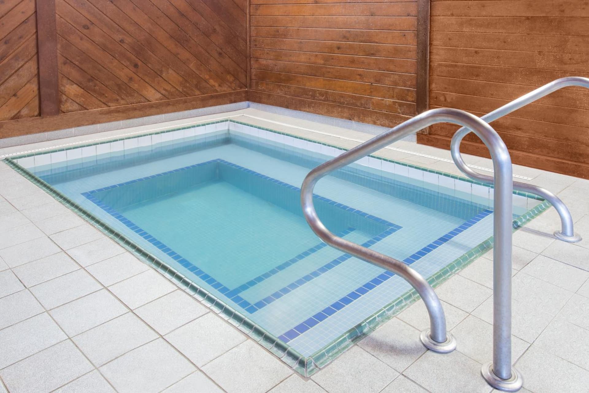 Days Inn & Suites by Wyndham Davenport East gallery photo in Davenport, IA — image 28
