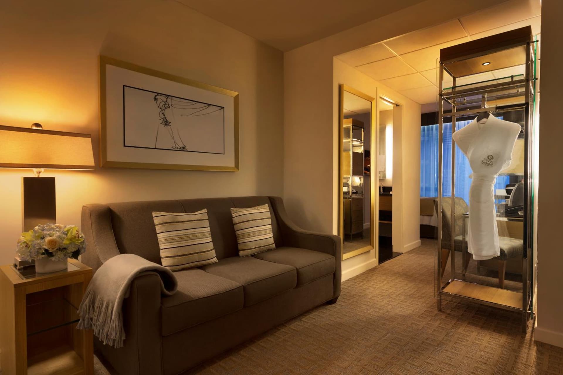 Executive Hotel Le Soleil New York gallery photo in New York, NY — image 48