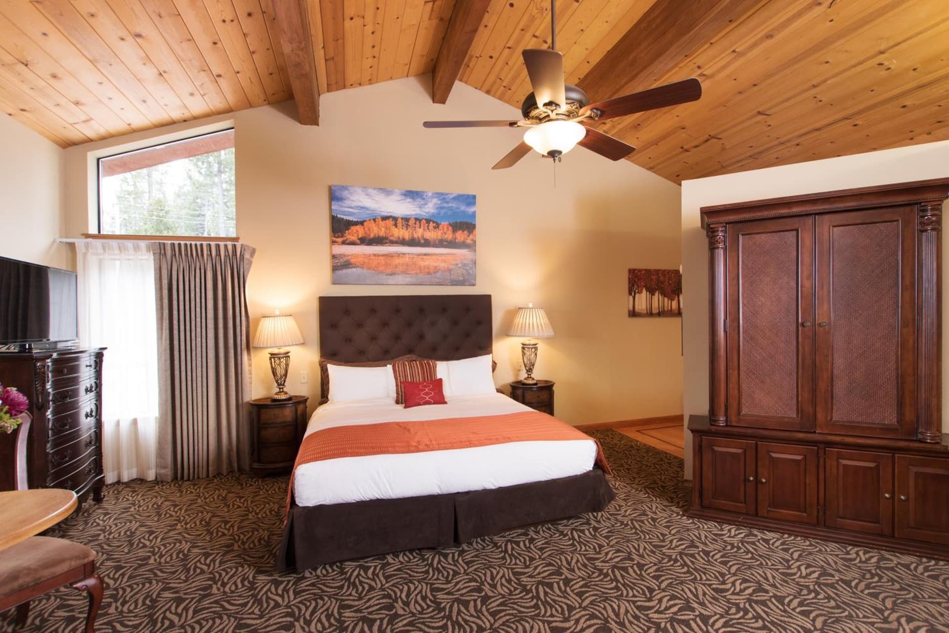 Mourelatos Lakeshore Resort interior in Tahoe Vista, CA — gallery photo 2
