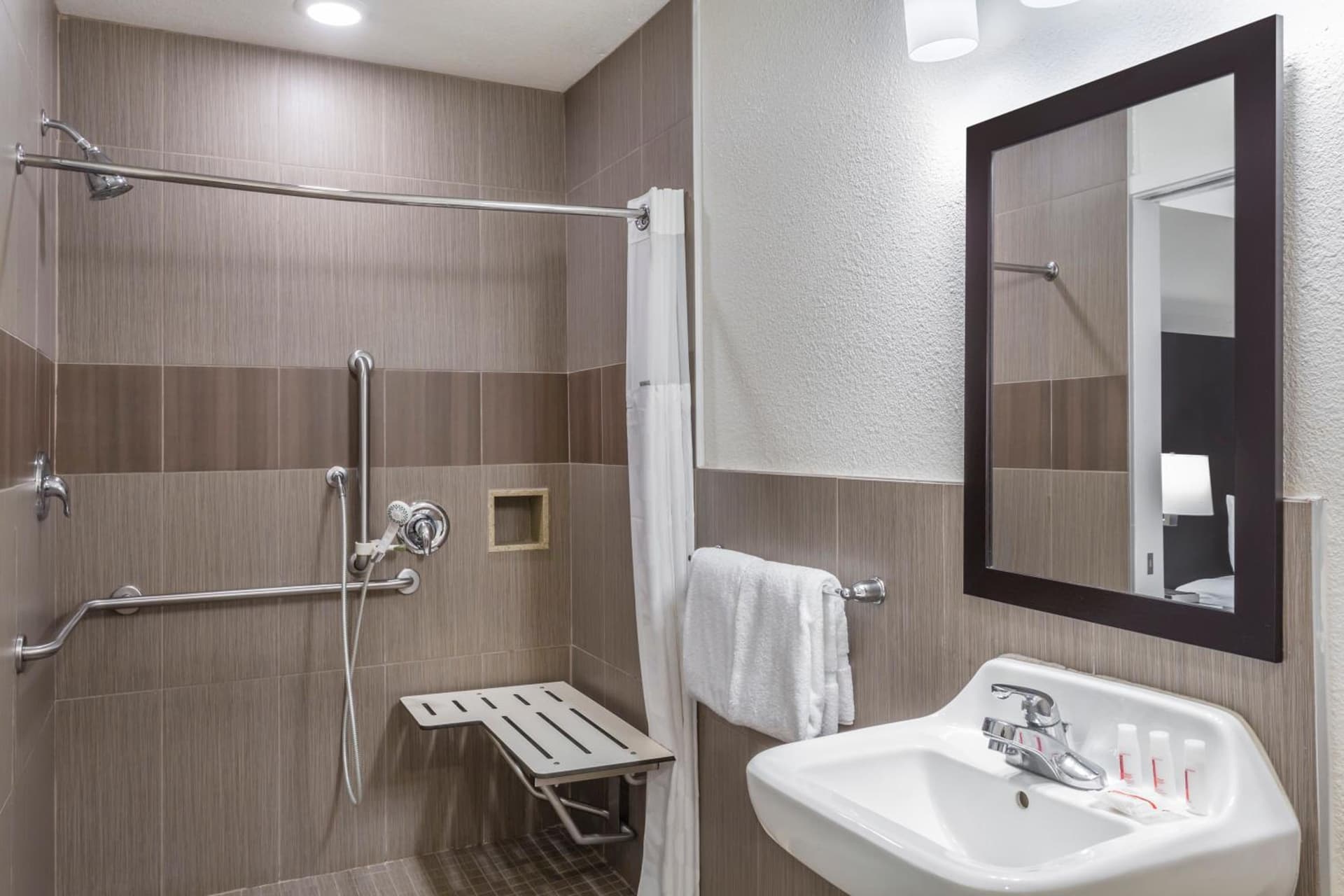 Ramada by Wyndham Monterey gallery photo in Monterey, CA — image 23