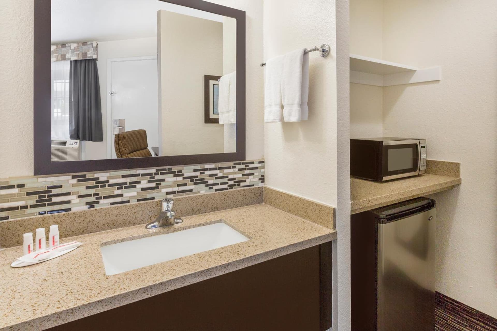 Ramada by Wyndham Monterey gallery photo in Monterey, CA — image 30