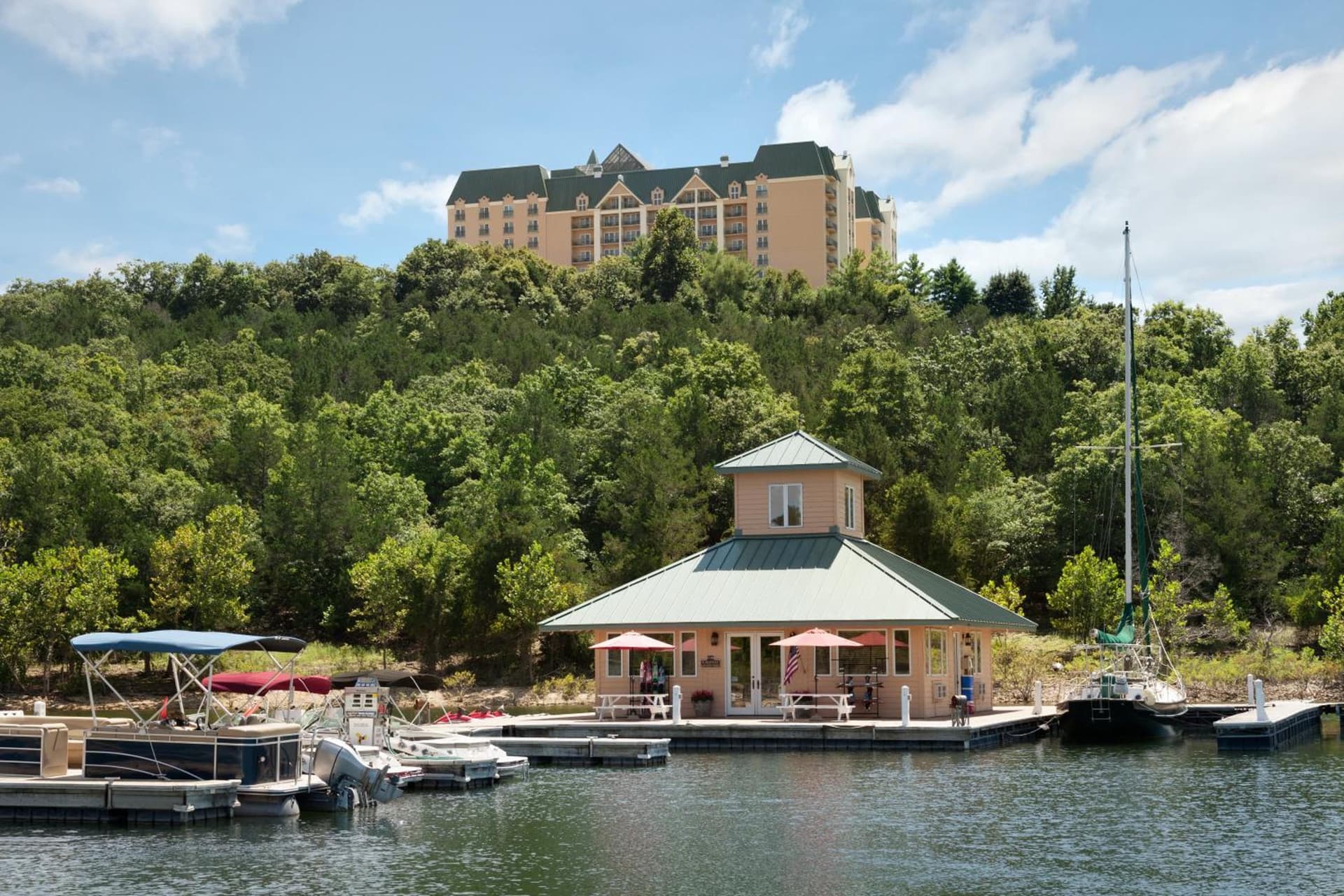 Chateau on the Lake Resort Spa and Convention Center featured exterior or lobby in Branson, MO — similar hotel