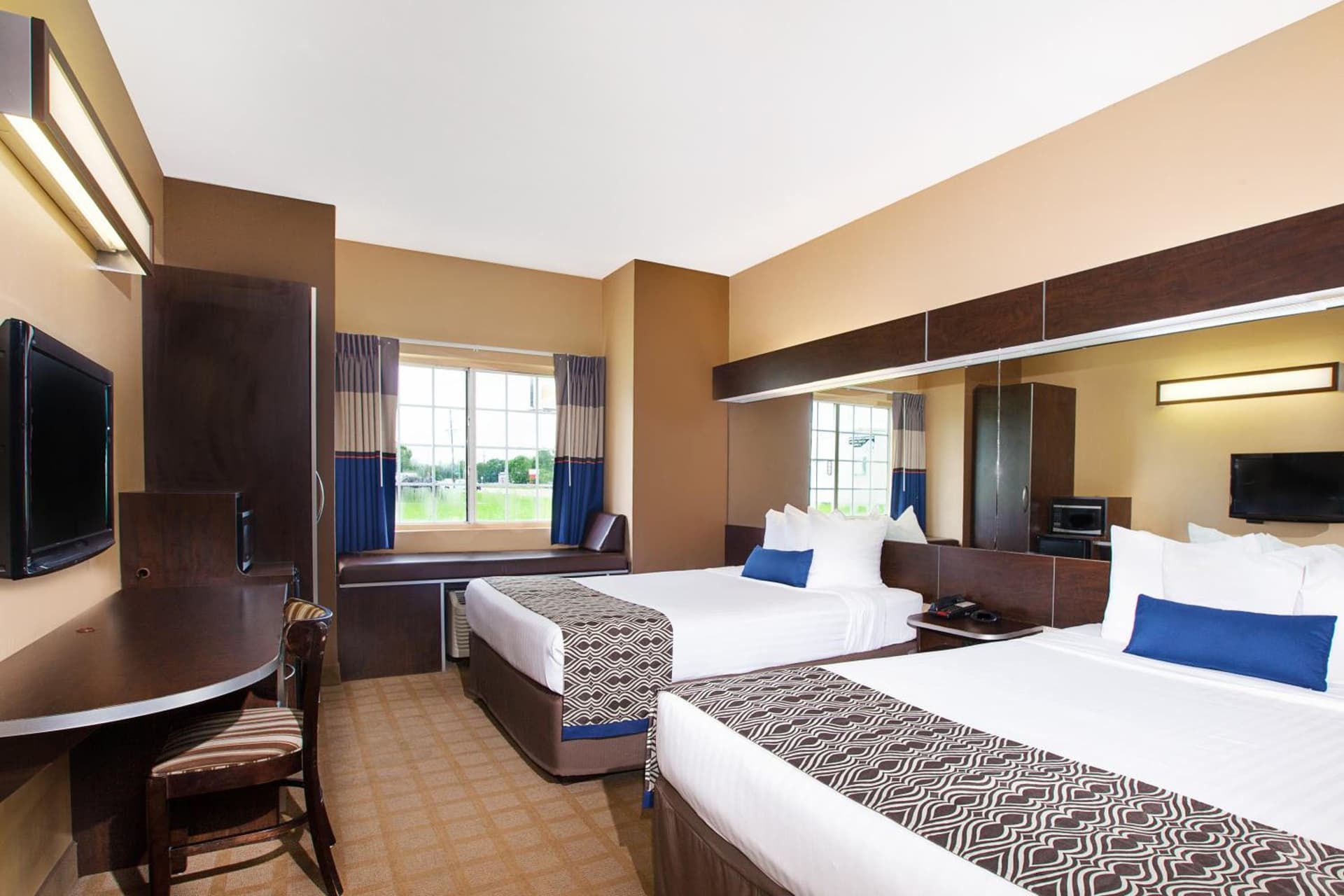 Microtel Inn and Suites Lafayette gallery photo in Lafayette, LA — image 50