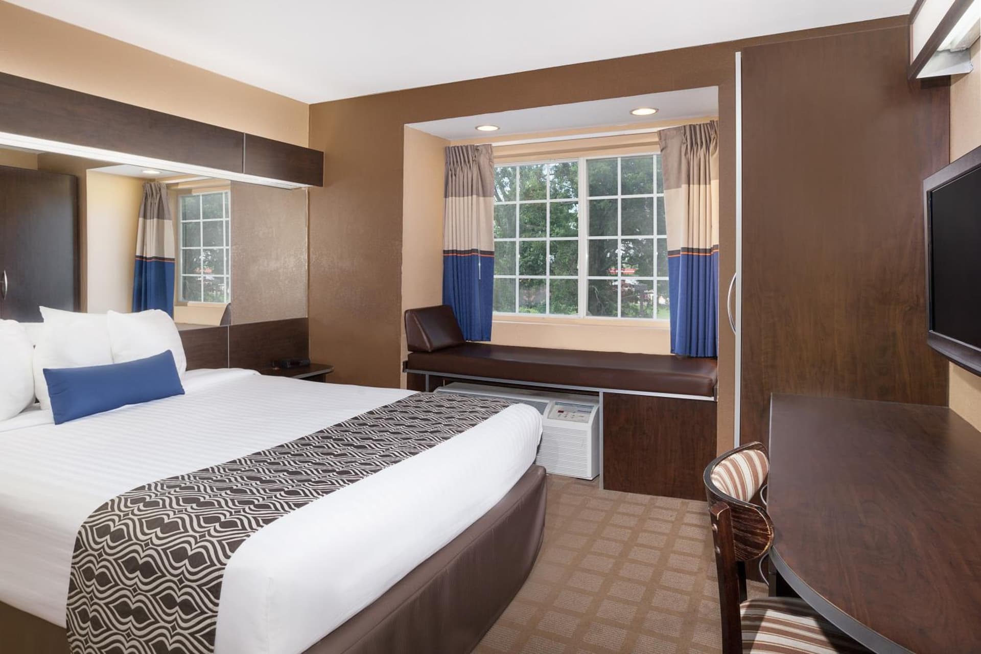 Microtel Inn and Suites Lafayette gallery photo in Lafayette, LA — image 42