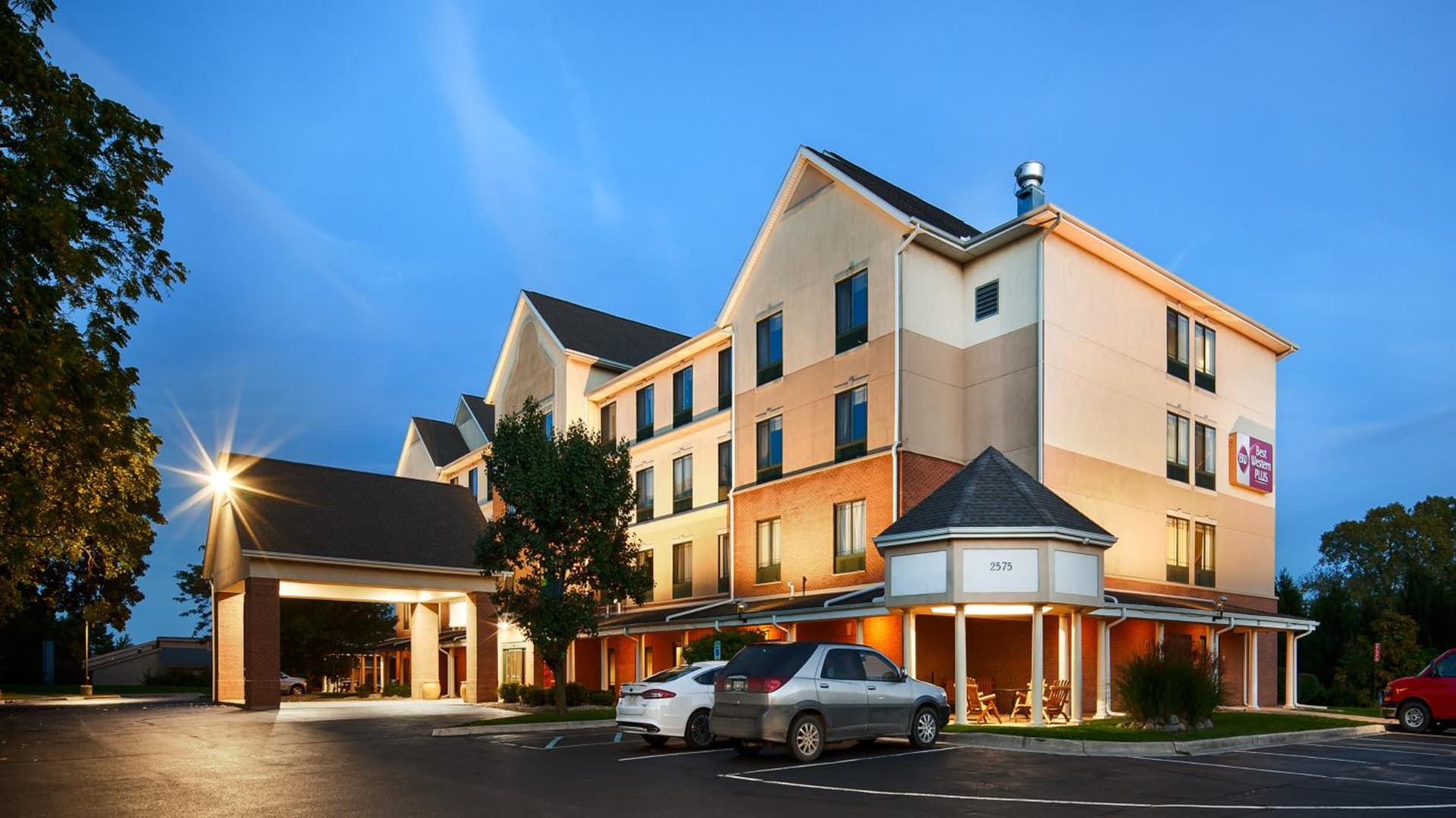 Best Western Plus Kalamazoo Suites gallery photo in Kalamazoo, MI — image 7