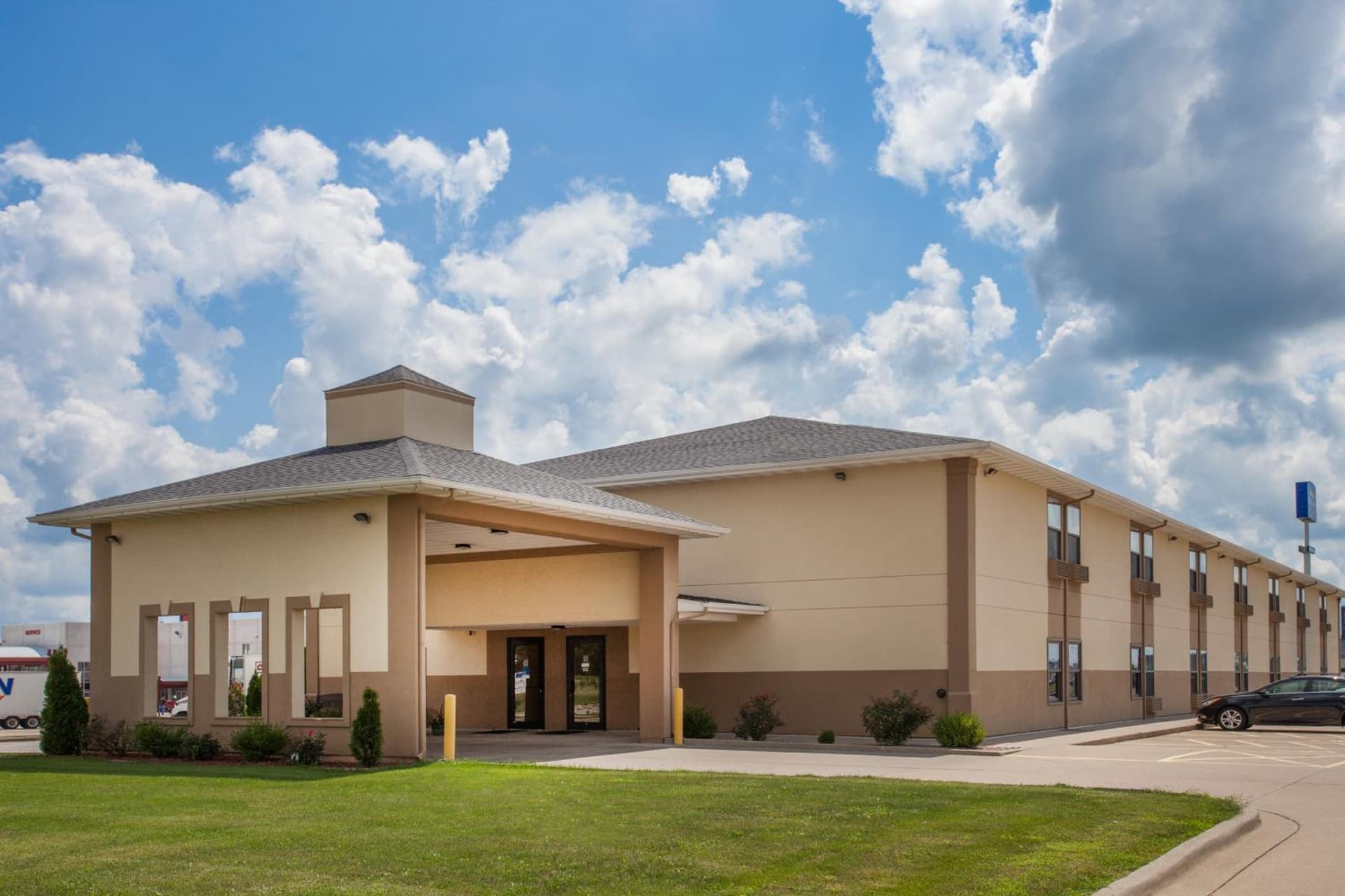 Baymont by Wyndham Morton gallery photo in Morton, IL — image 18