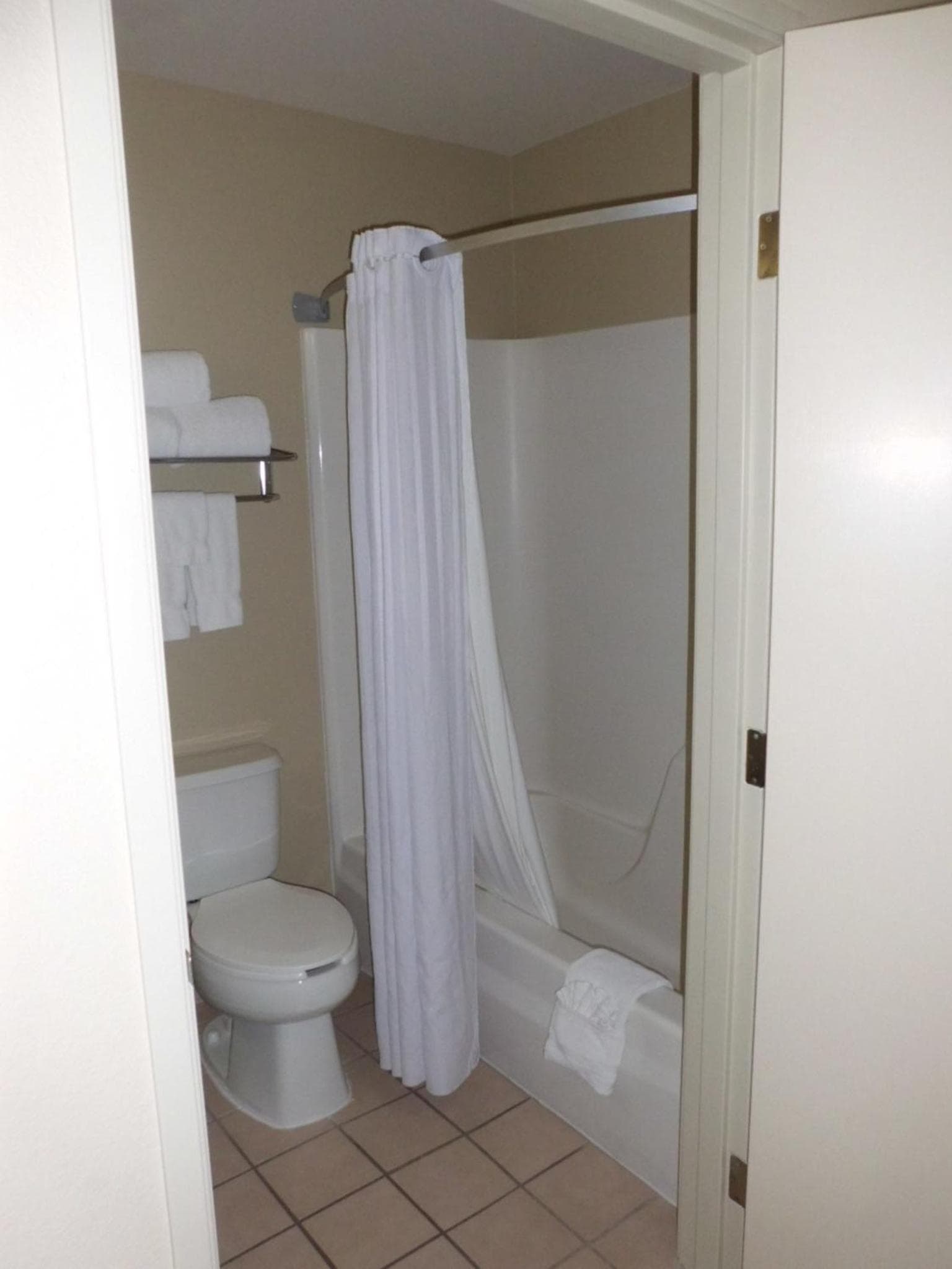 Holiday Inn Express & Suites - Omaha - 120th and Maple by IHG interior in Omaha, NE — gallery photo 2