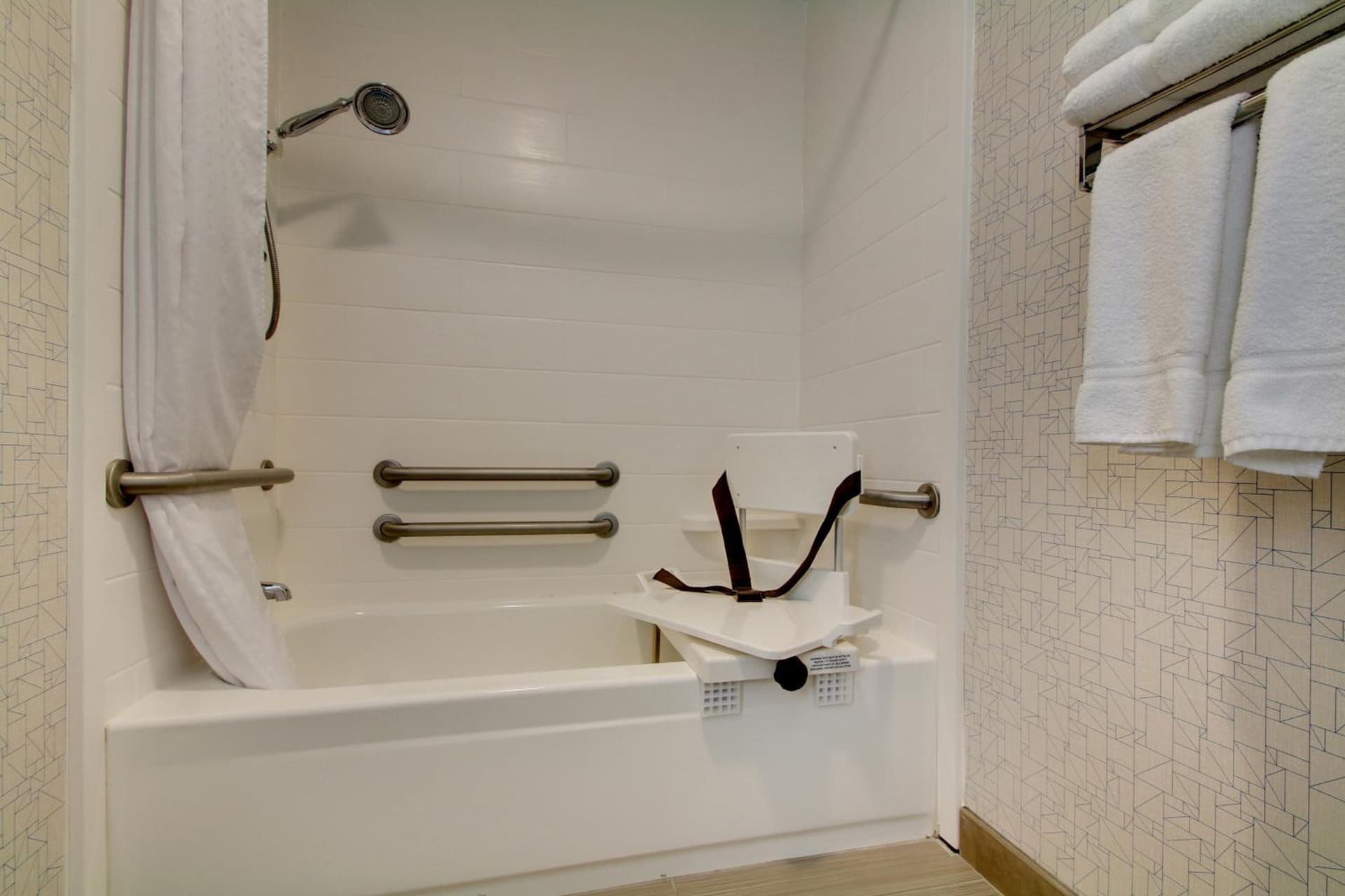Holiday Inn Express & Suites - Lincoln East - White Mountains by IHG gallery photo in Lincoln — image 45