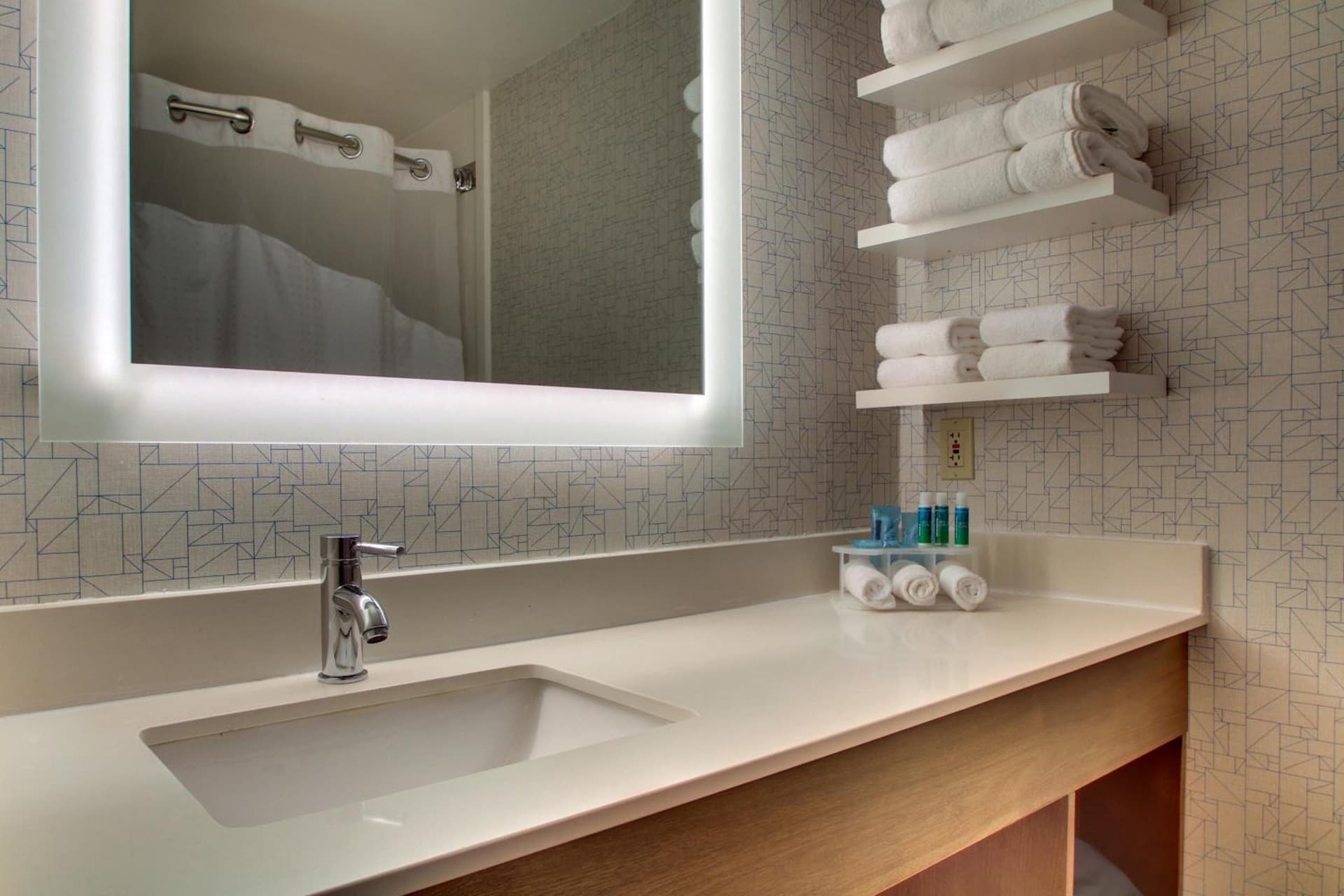 Holiday Inn Express & Suites - Lincoln East - White Mountains by IHG gallery photo in Lincoln — image 95