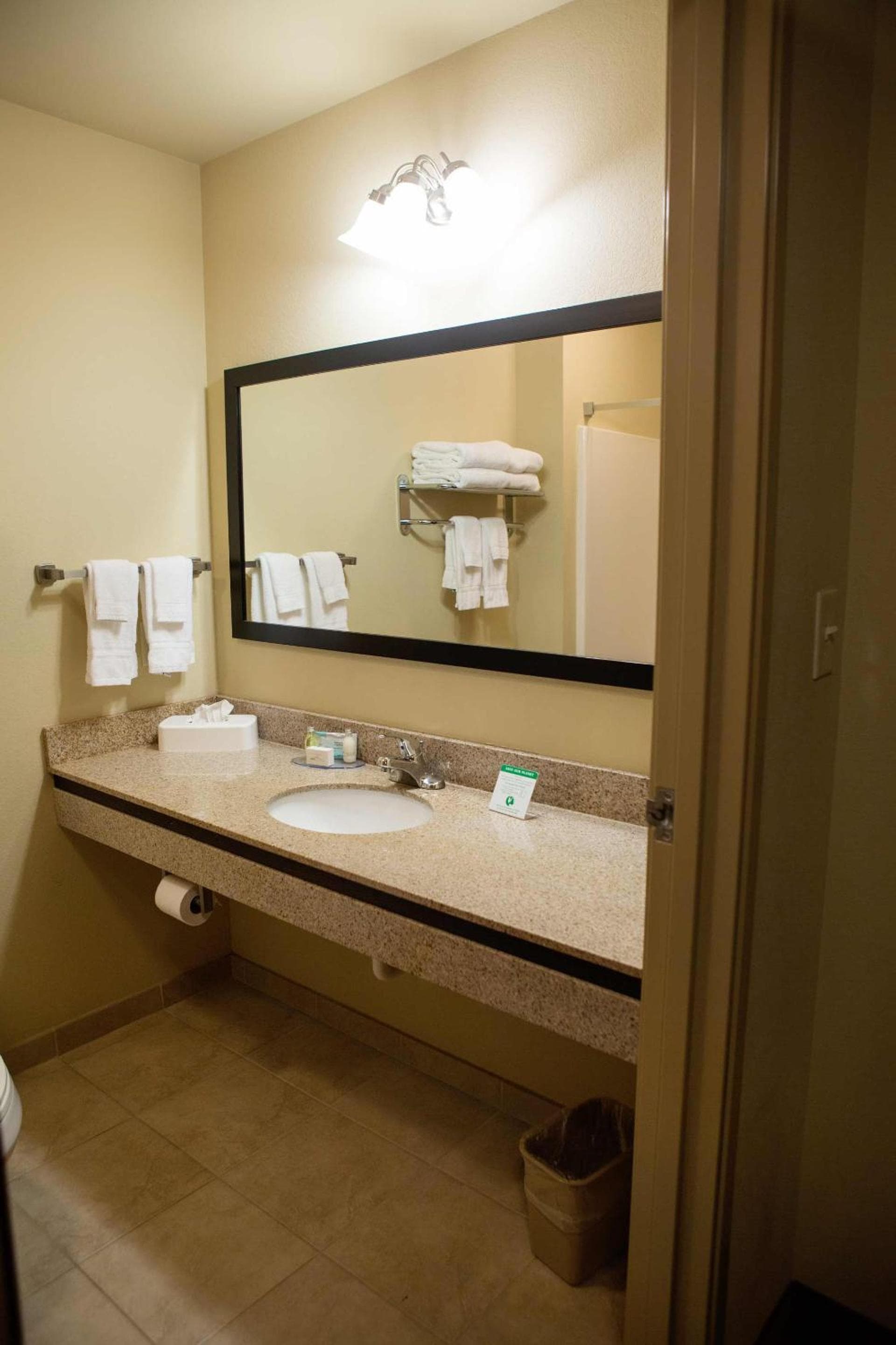 Cobblestone Hotel & Suites - Knoxville interior in Knoxville, IA — gallery photo 2