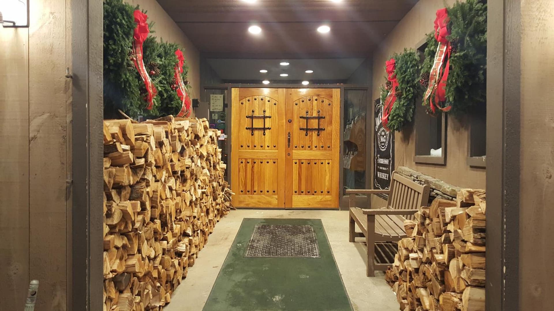 Cascades Lodge interior in Killington — gallery photo 2