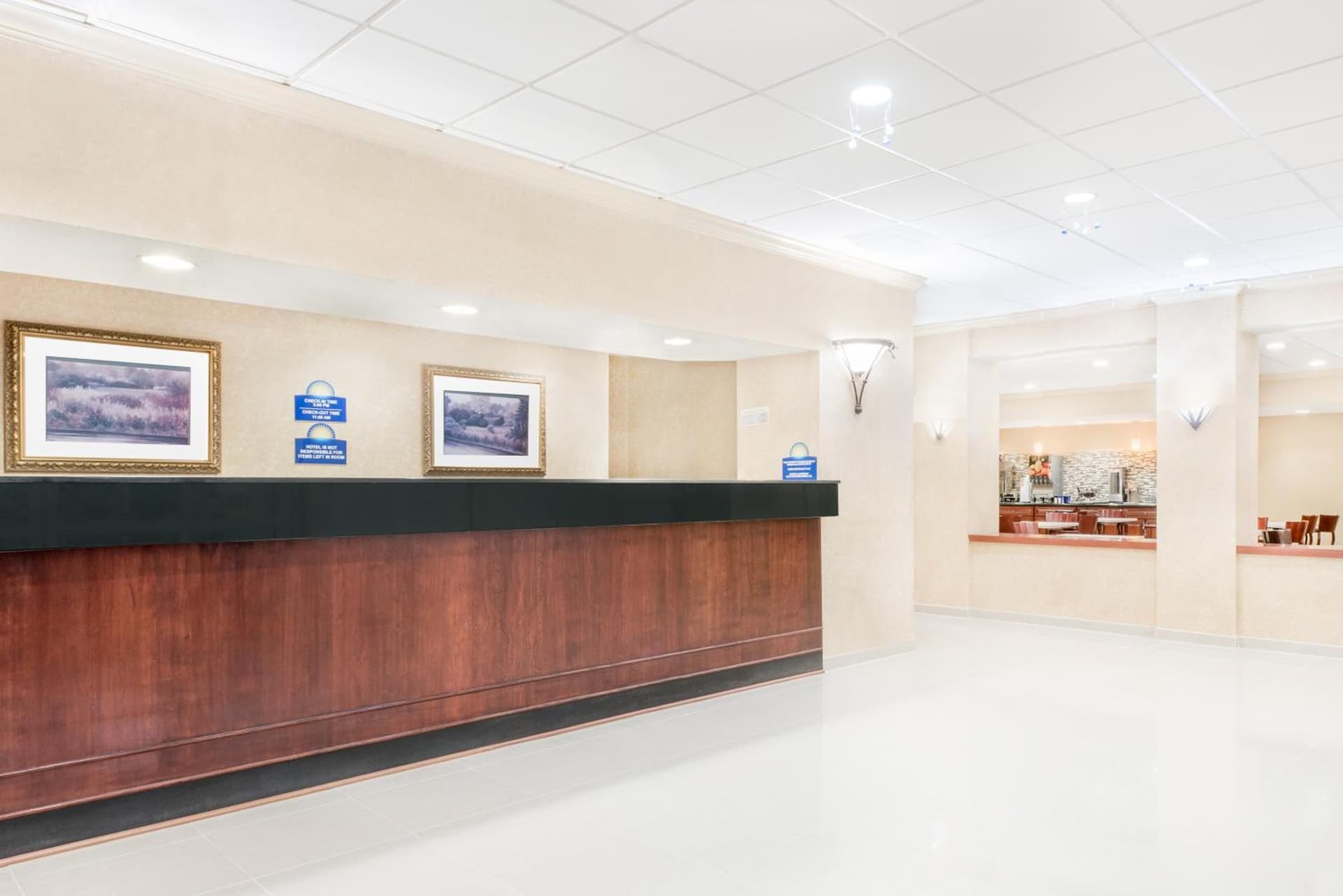 Days Inn & Suites by Wyndham York gallery photo in York, PA — image 8