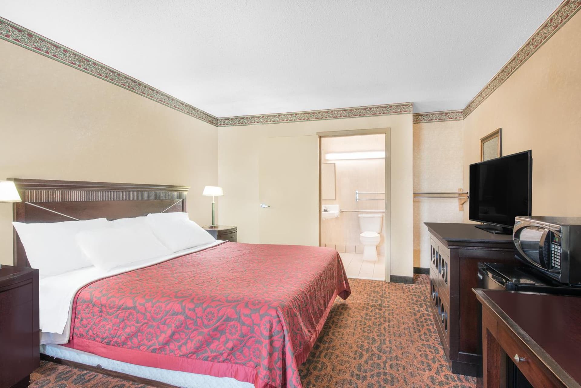 Days Inn & Suites by Wyndham York gallery photo in York, PA — image 4