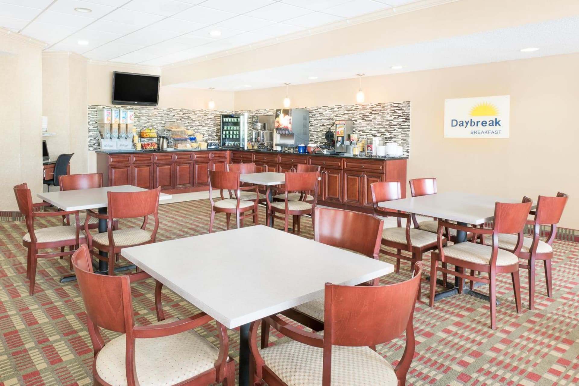 Days Inn & Suites by Wyndham York gallery photo in York, PA — image 25