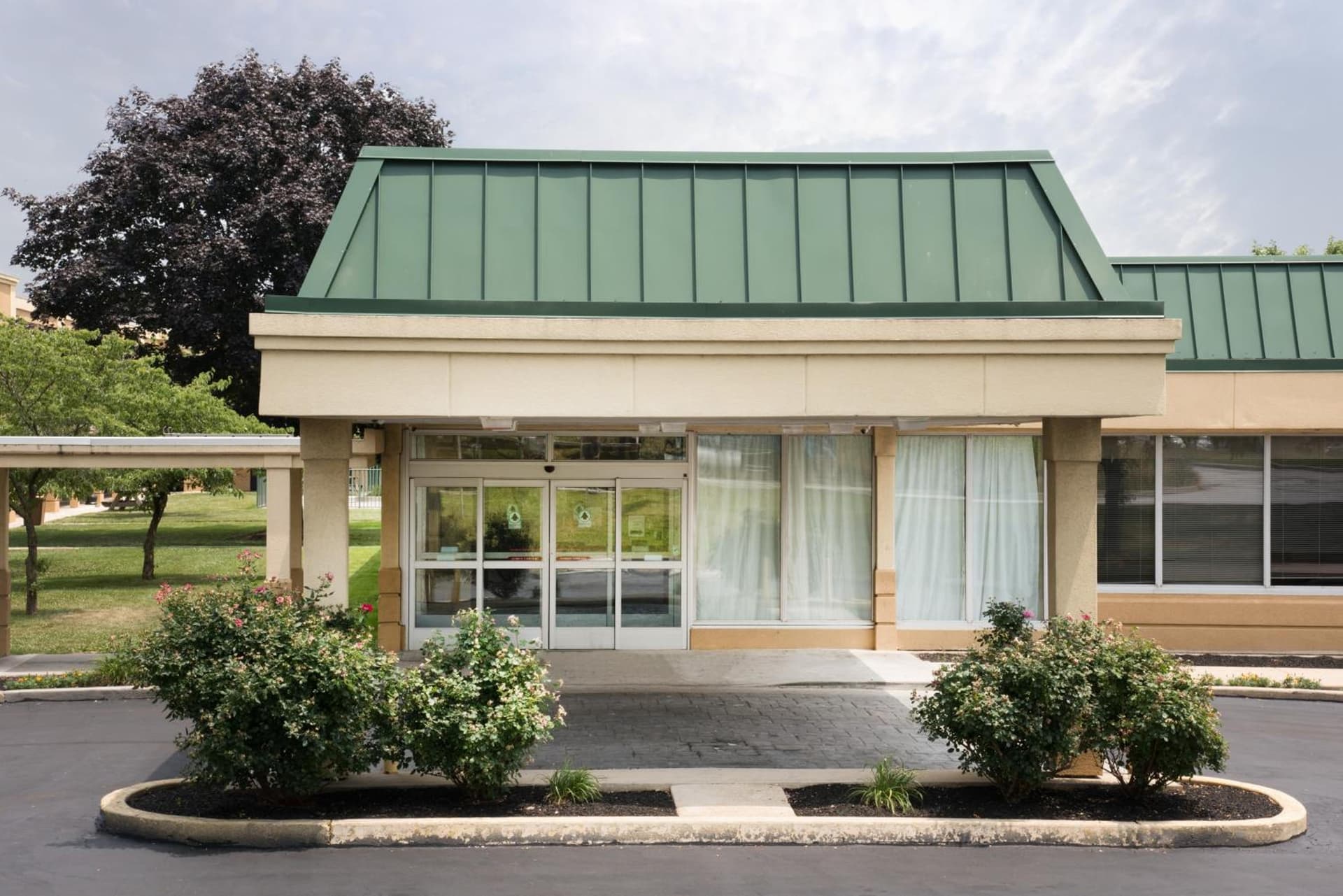 Days Inn & Suites by Wyndham York gallery photo in York, PA — image 11
