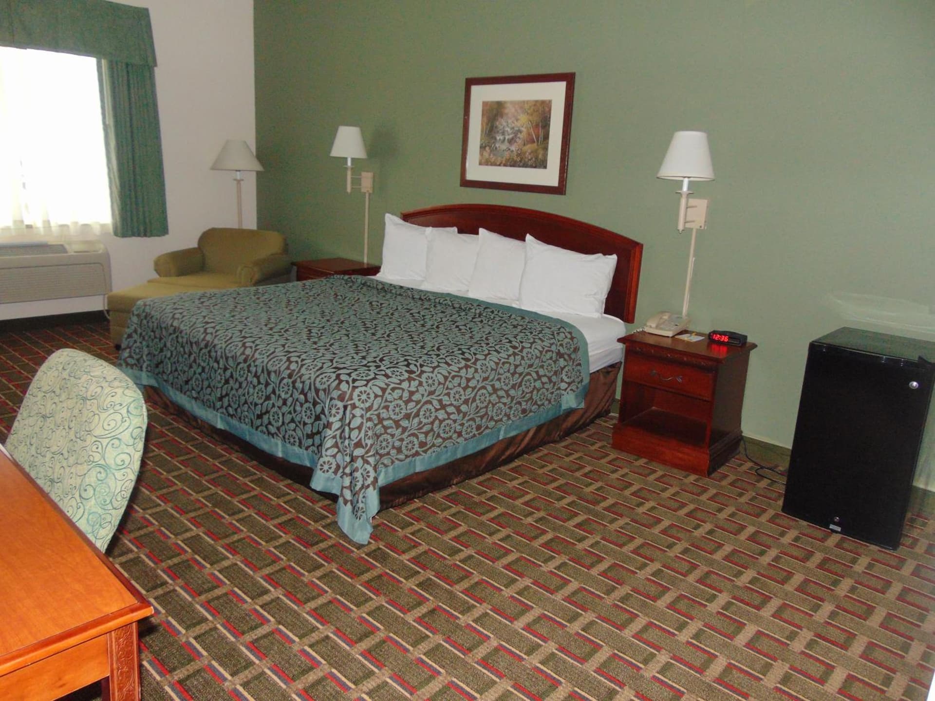 Days Inn by Wyndham Pentwater gallery photo in Pentwater, MI — image 31