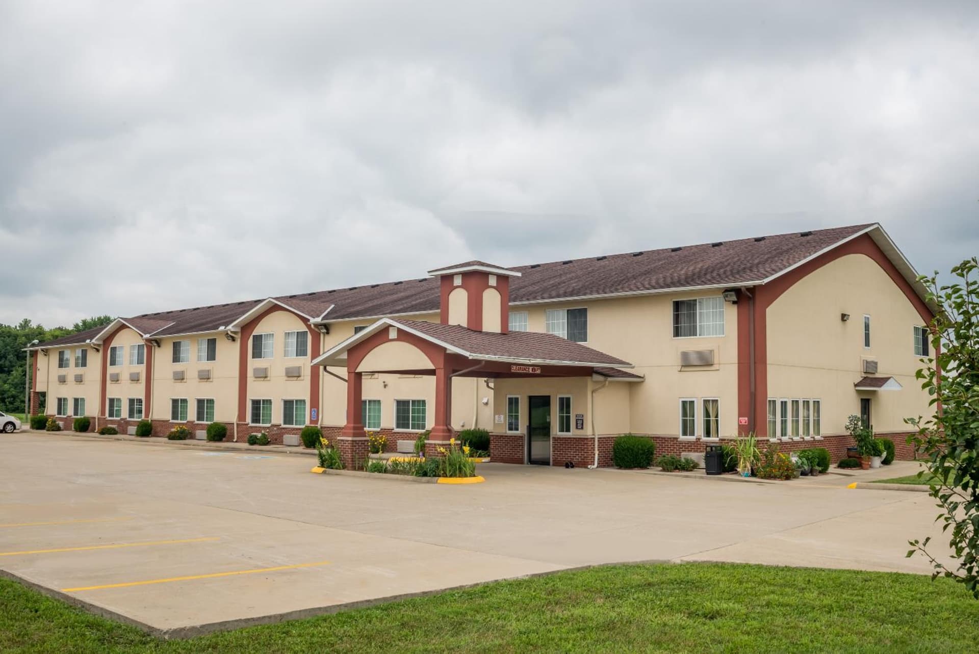 Super 8 by Wyndham Mt. Carmel IL gallery photo in Mount Carmel, IL — image 16