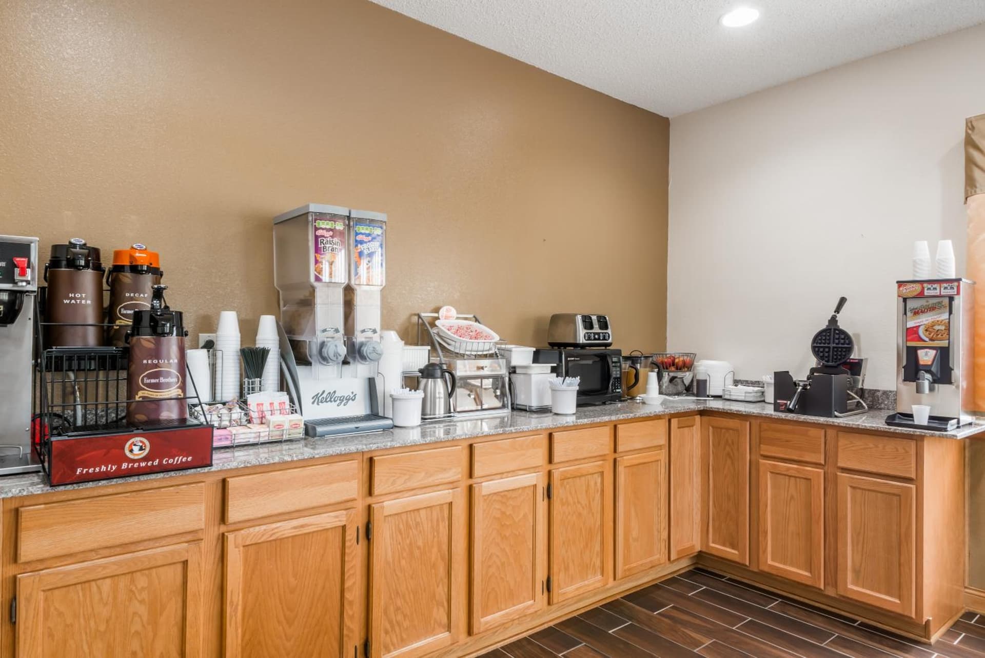 Super 8 by Wyndham Mt. Carmel IL property views in Mount Carmel, IL — gallery photo 3