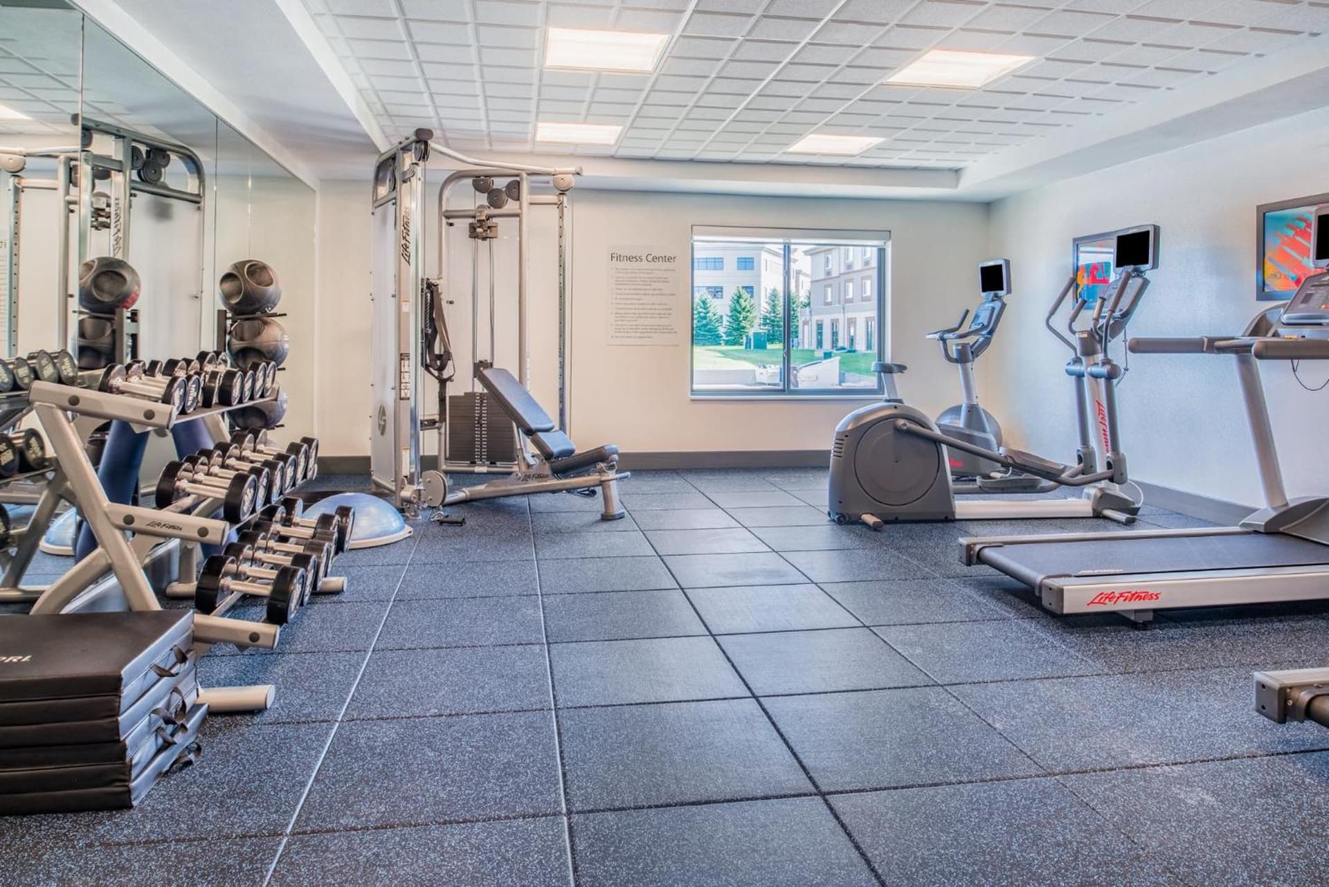 Holiday Inn Express Hotel & Suites Bismarck by IHG gallery photo in Bismarck, ND — image 28