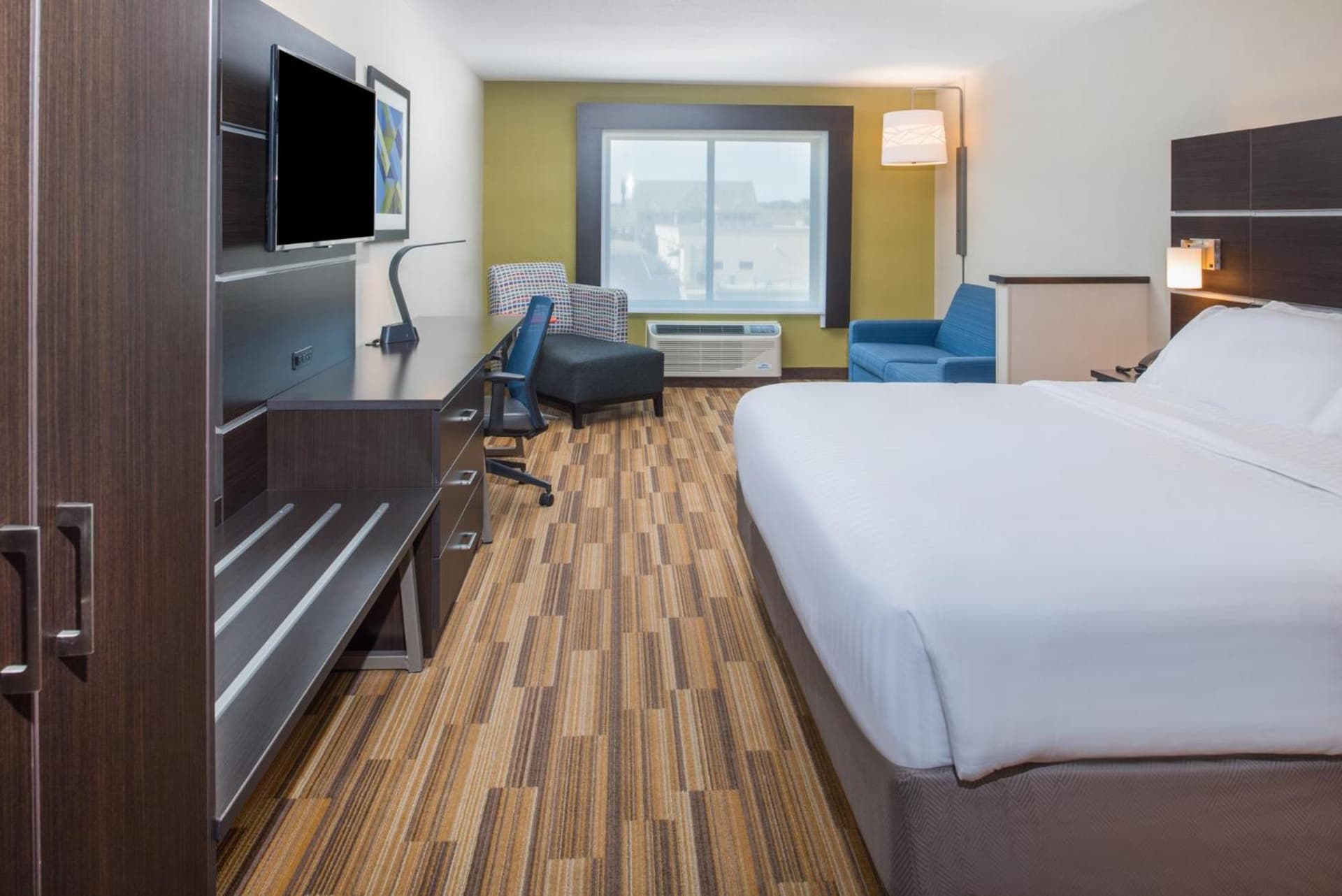 Holiday Inn Express Hotel & Suites Bismarck by IHG gallery photo in Bismarck, ND — image 14