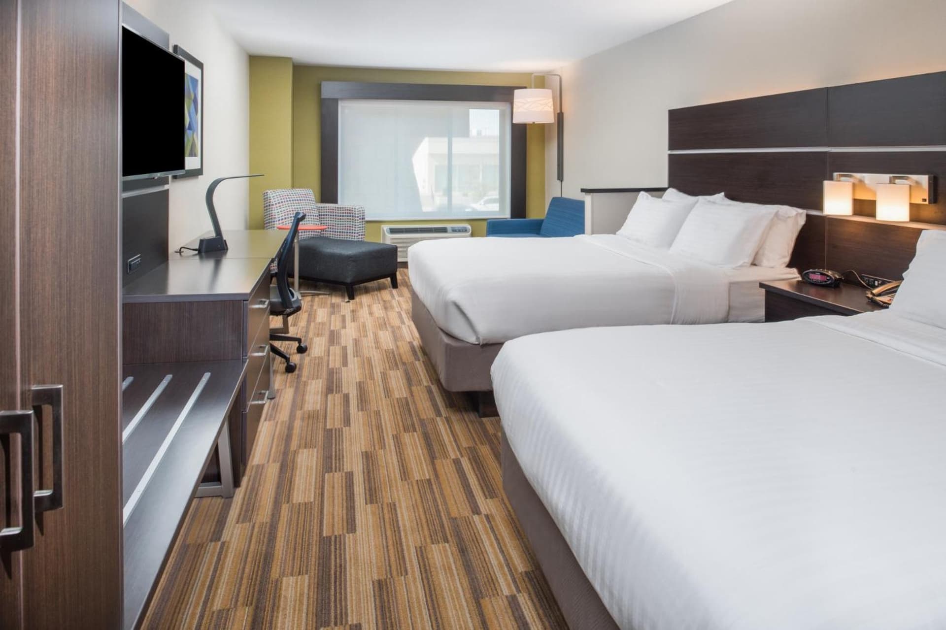 Holiday Inn Express Hotel & Suites Bismarck by IHG gallery photo in Bismarck, ND — image 41