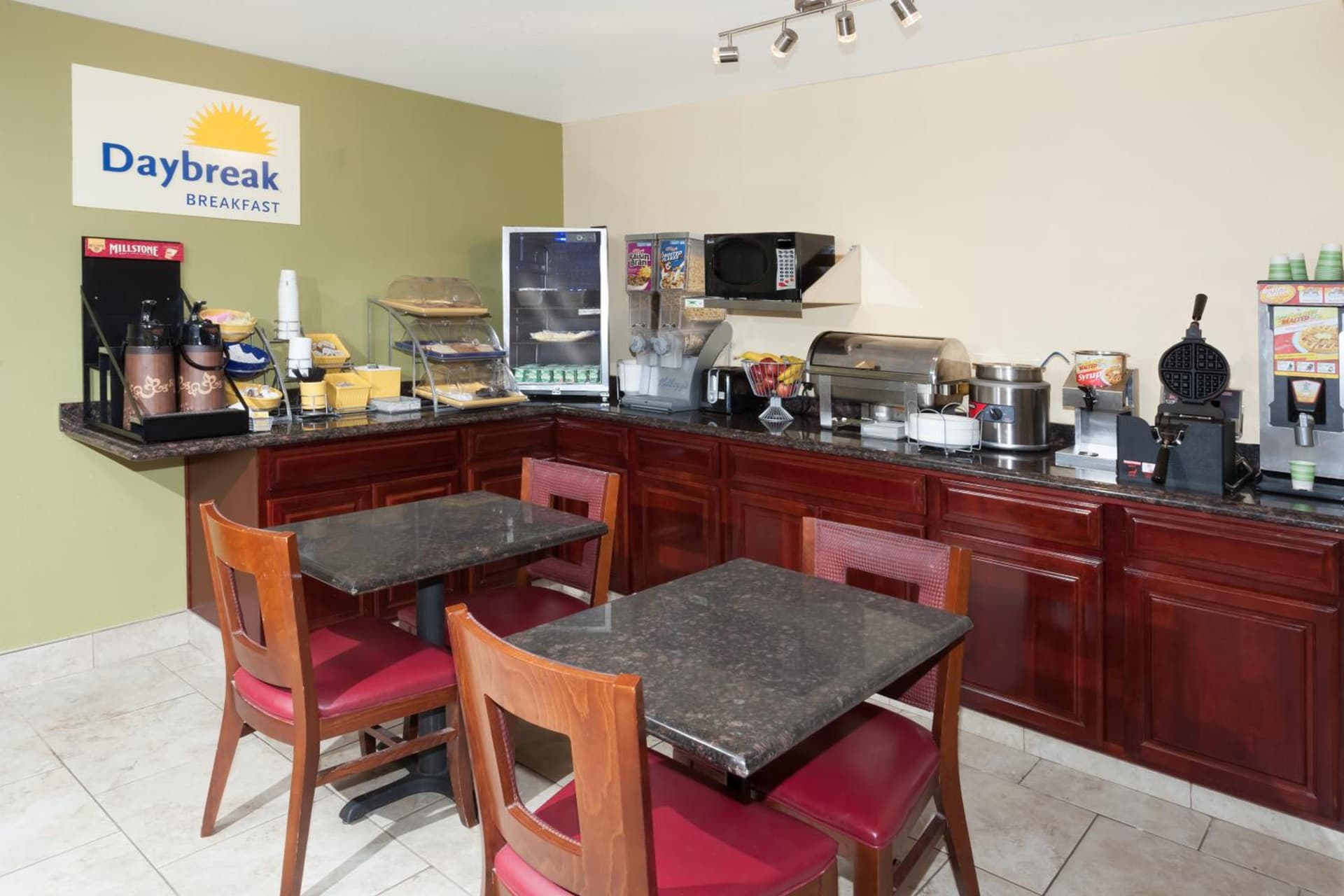 Days Inn by Wyndham Springfield property views in Springfield, IL — gallery photo 3