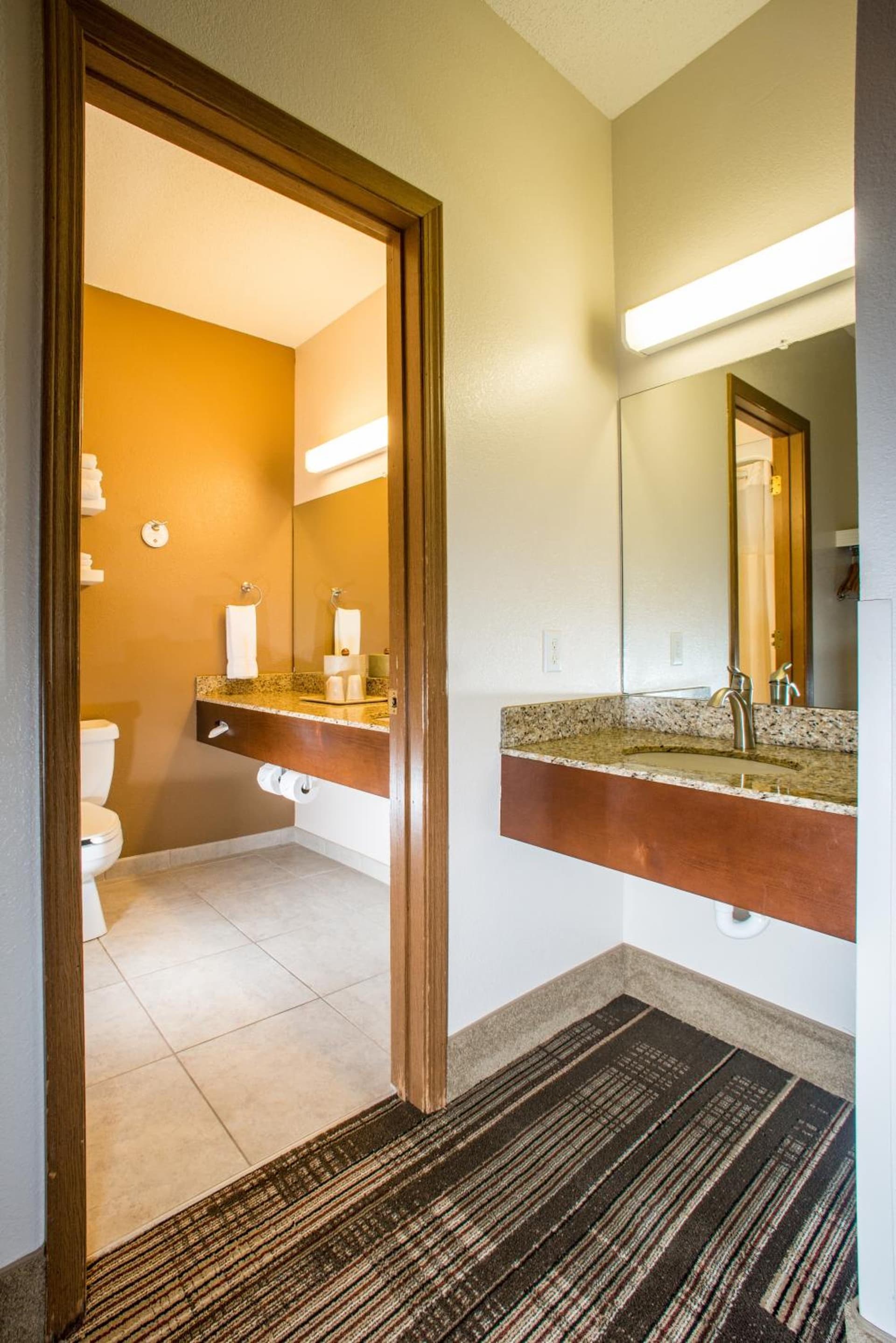 Northfield Inn Suites and Conference Center gallery photo in Springfield, IL — image 4