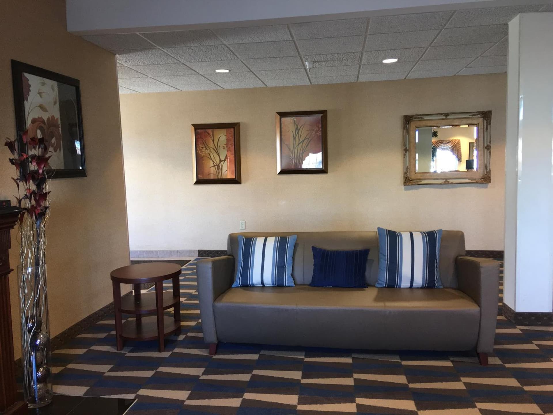 Microtel Inn & Suites by Wyndham Indianapolis Airport gallery photo in Indianapolis, IN — image 15