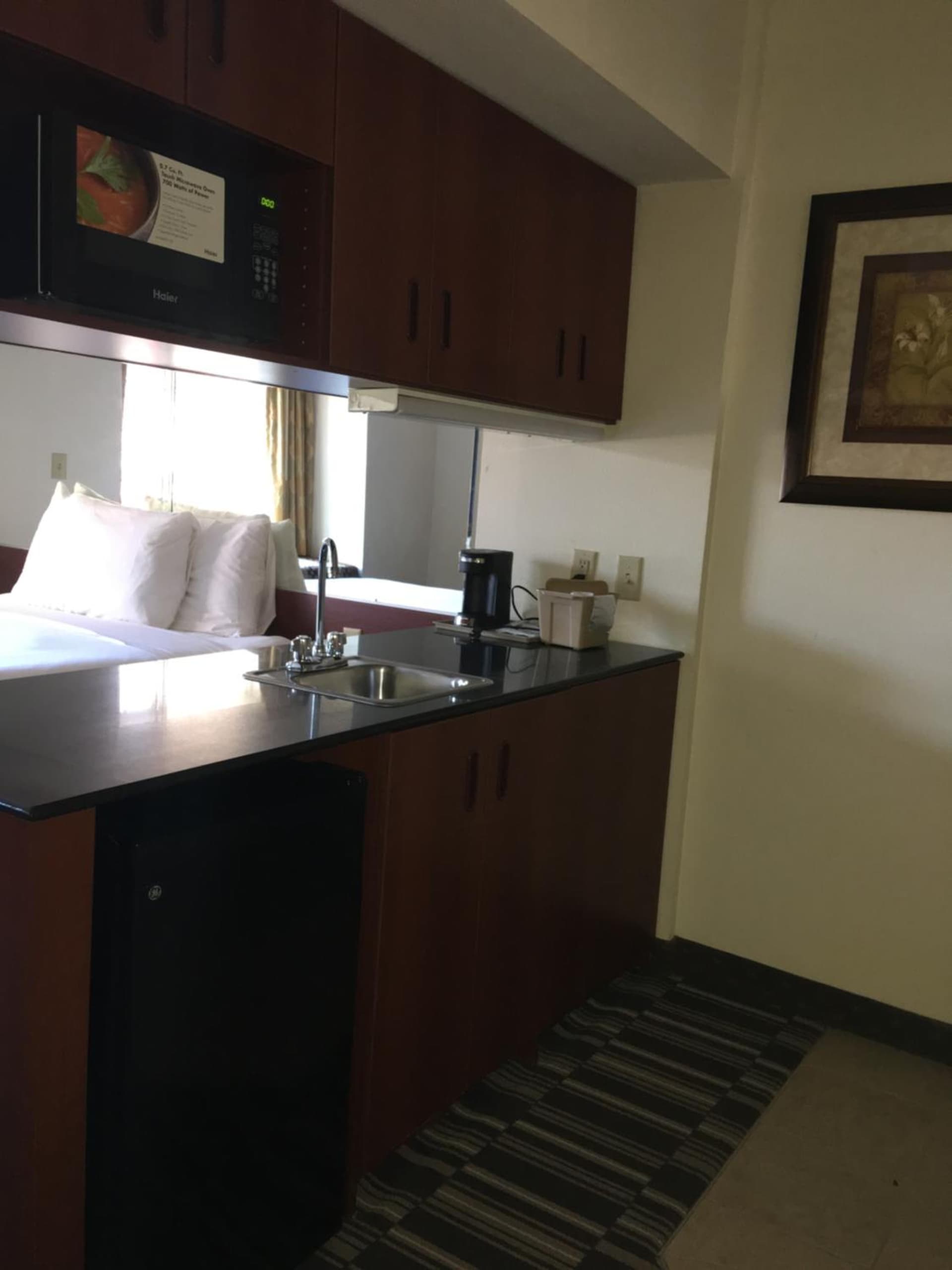 Microtel Inn & Suites by Wyndham Indianapolis Airport gallery photo in Indianapolis, IN — image 17