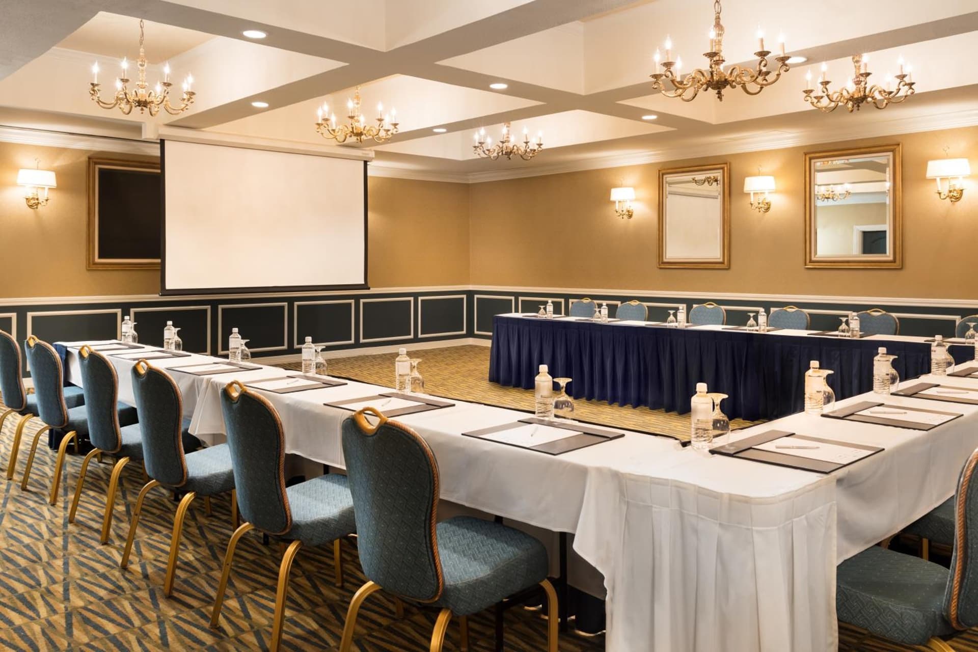 Kemah Boardwalk Inn gallery photo in Kemah, TX — image 32