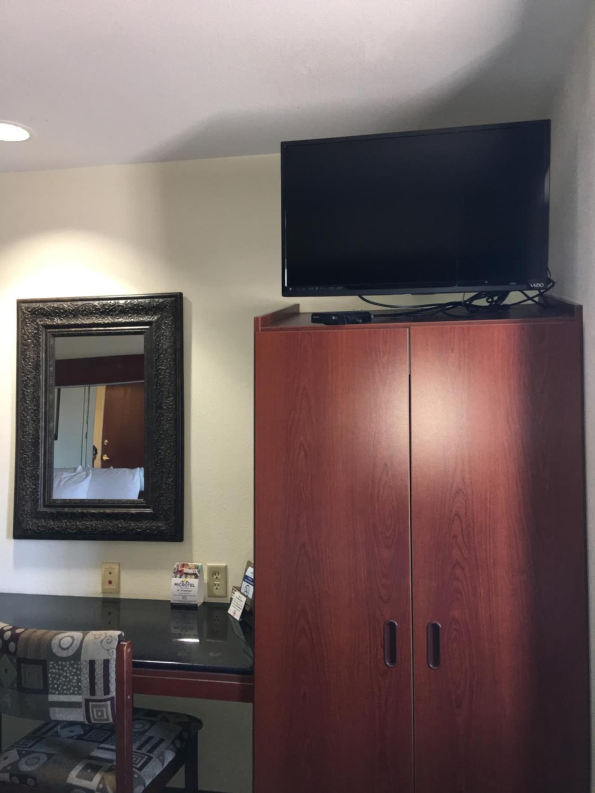 Microtel Inn & Suites by Wyndham Indianapolis Airport gallery photo in Indianapolis, IN — image 8