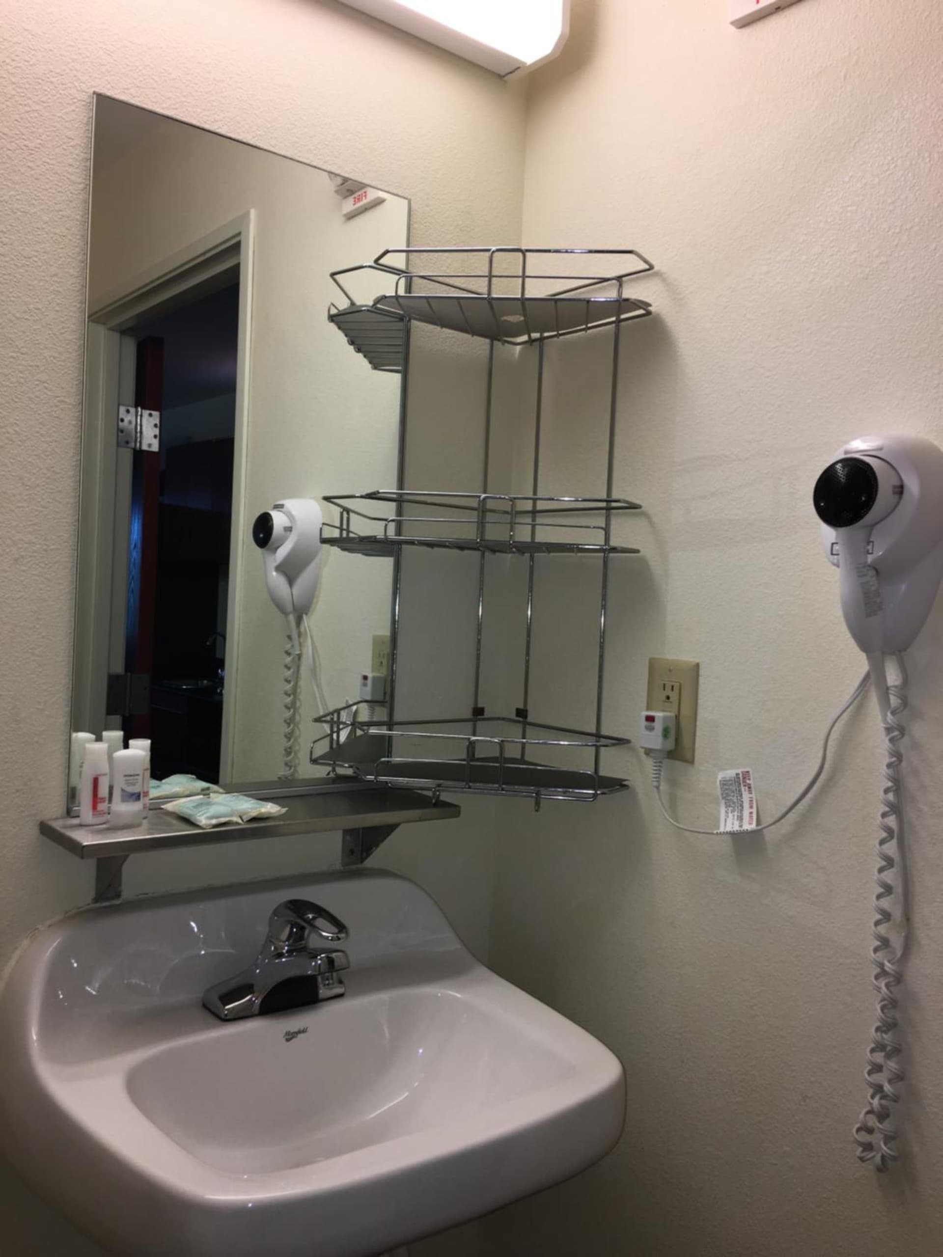 Microtel Inn & Suites by Wyndham Indianapolis Airport gallery photo in Indianapolis, IN — image 29