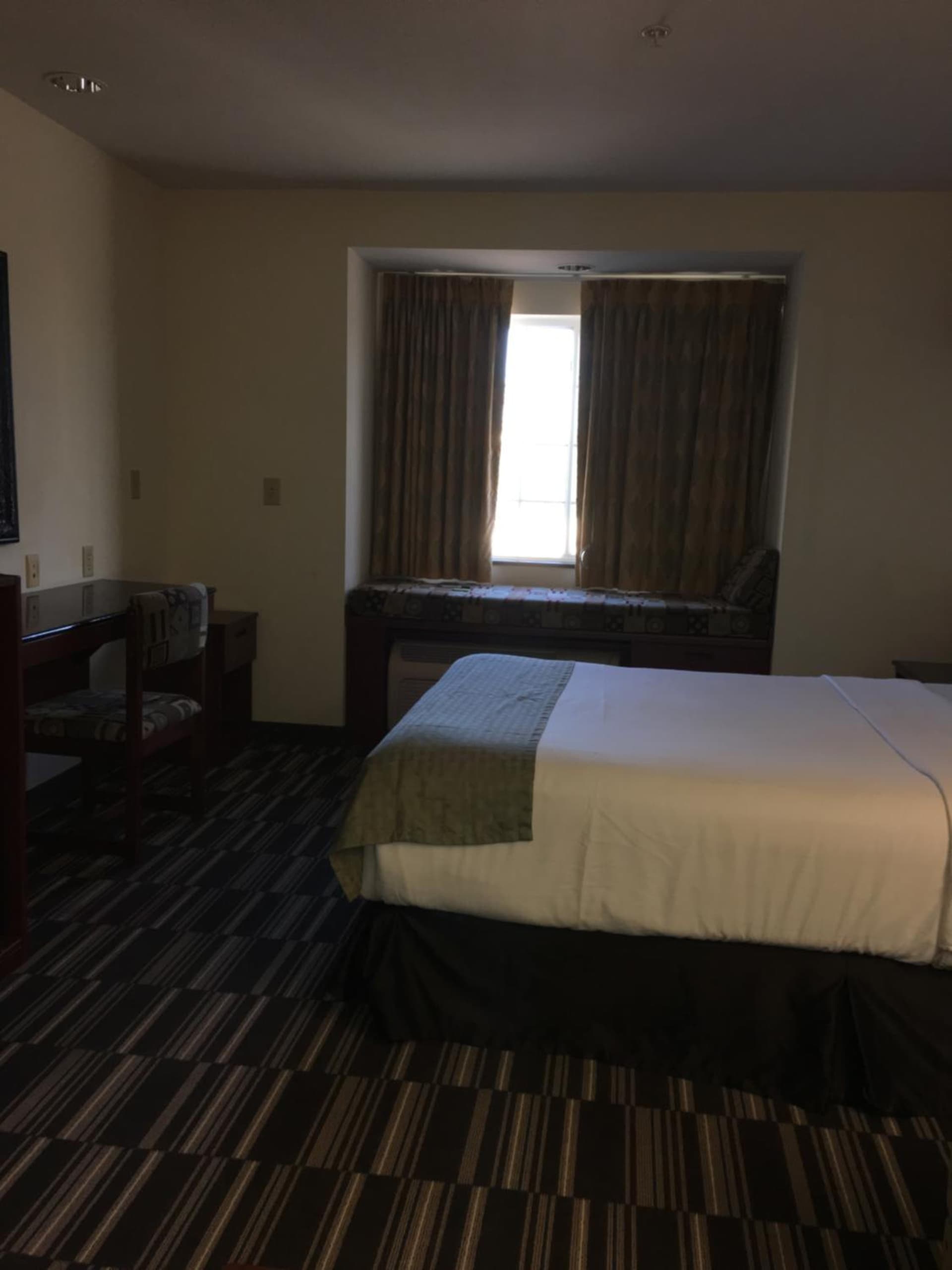 Microtel Inn & Suites by Wyndham Indianapolis Airport gallery photo in Indianapolis, IN — image 5