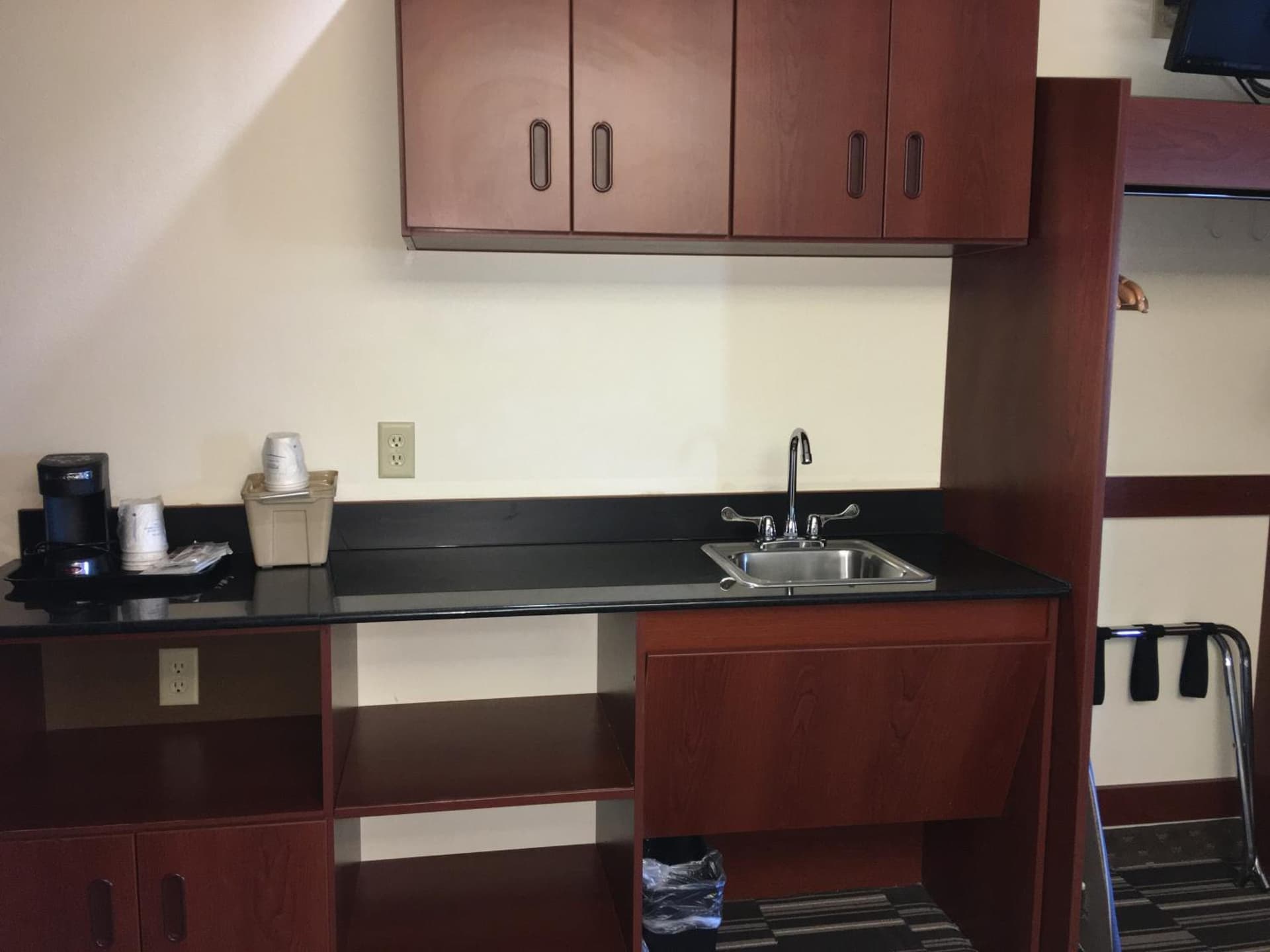 Microtel Inn & Suites by Wyndham Indianapolis Airport interior in Indianapolis, IN — gallery photo 2