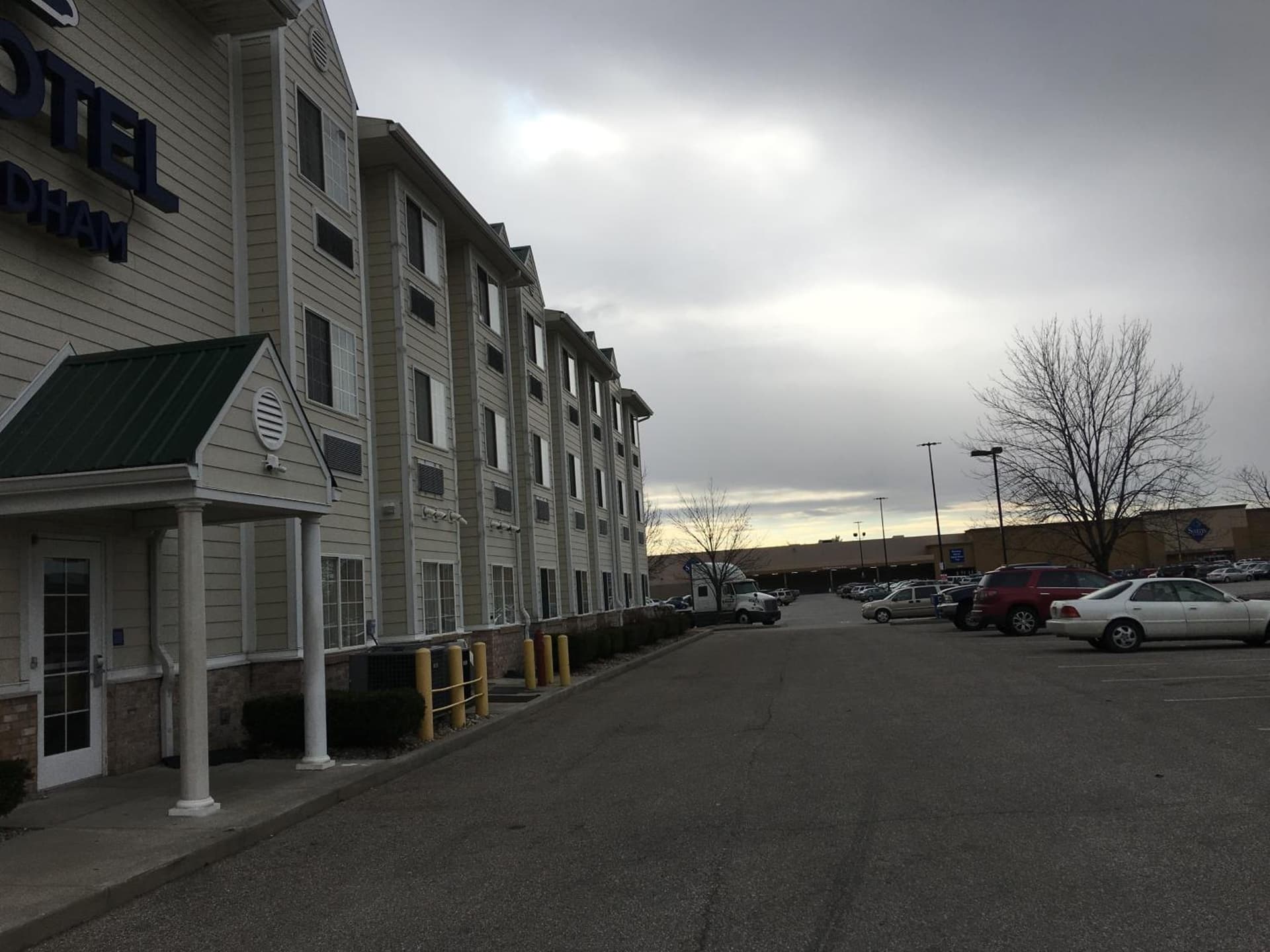 Microtel Inn & Suites by Wyndham Indianapolis Airport gallery photo in Indianapolis, IN — image 6