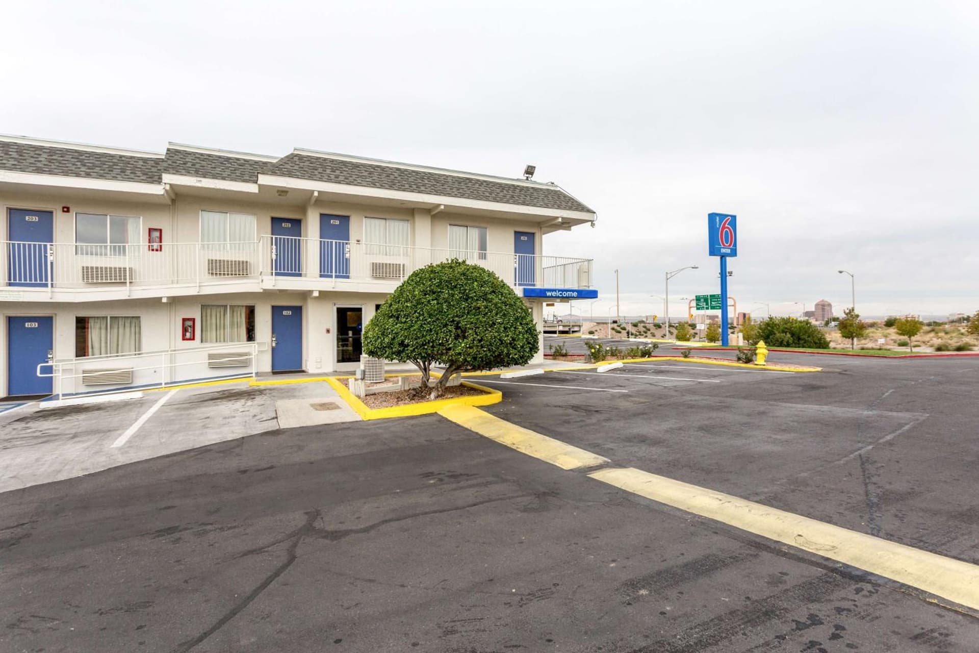 Motel 6-Albuquerque, NM - South - Airport property views in Albuquerque, NM — gallery photo 3