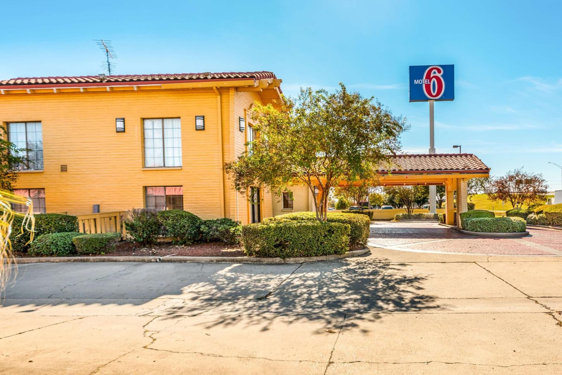 Motel 6-Monroe, LA featured exterior or lobby in Monroe, LA — similar hotel