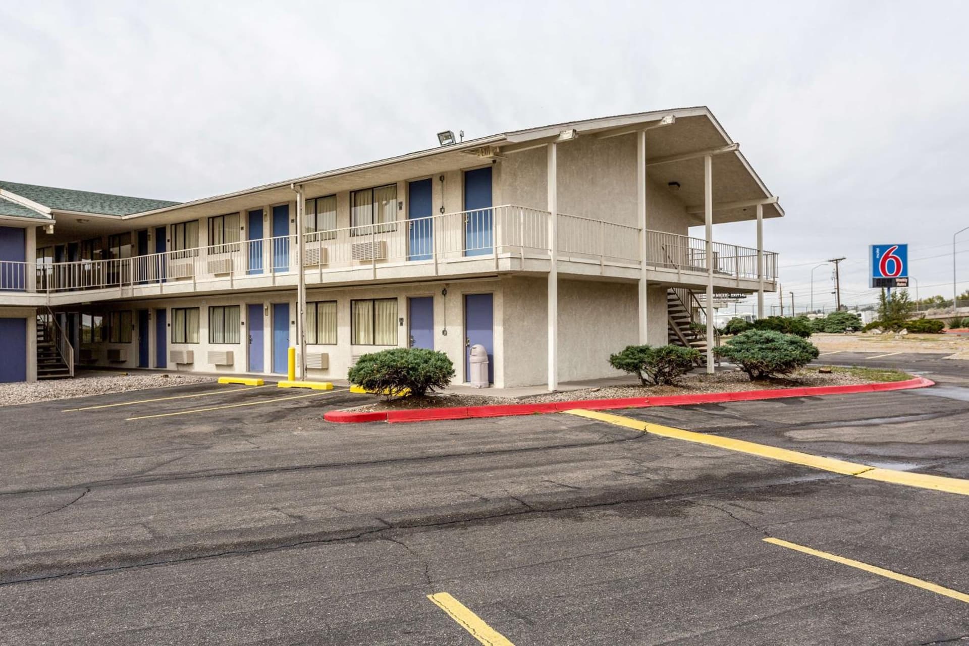 Motel 6 Albuquerque Northeast property views in Albuquerque, NM — gallery photo 3