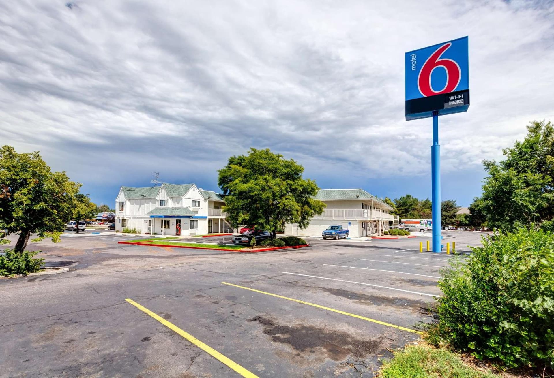 Motel 6-Wheat Ridge, CO - West - Denver North interior in Wheat Ridge, CO — gallery photo 2